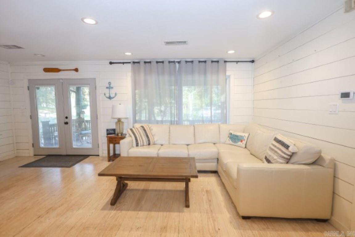 Lake Hamilton Outside - Residential