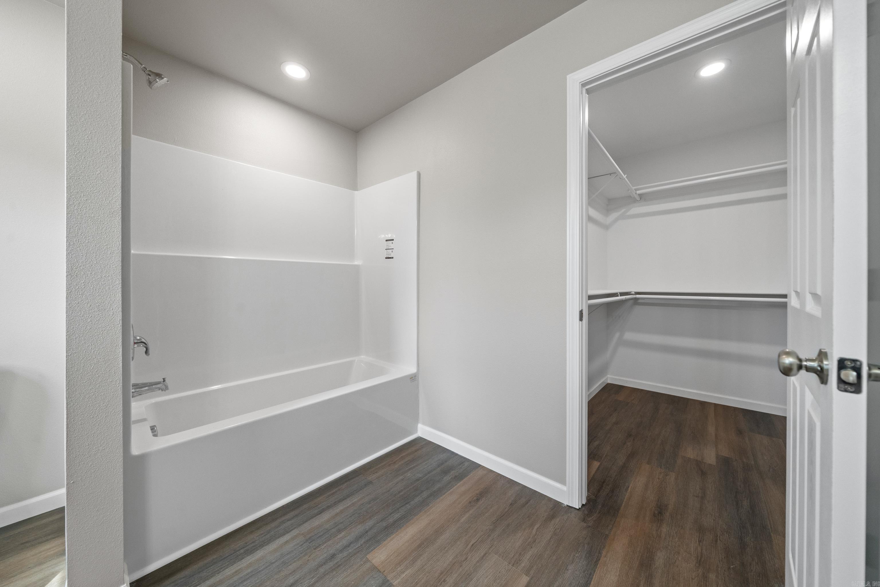 Lake Town - Residential