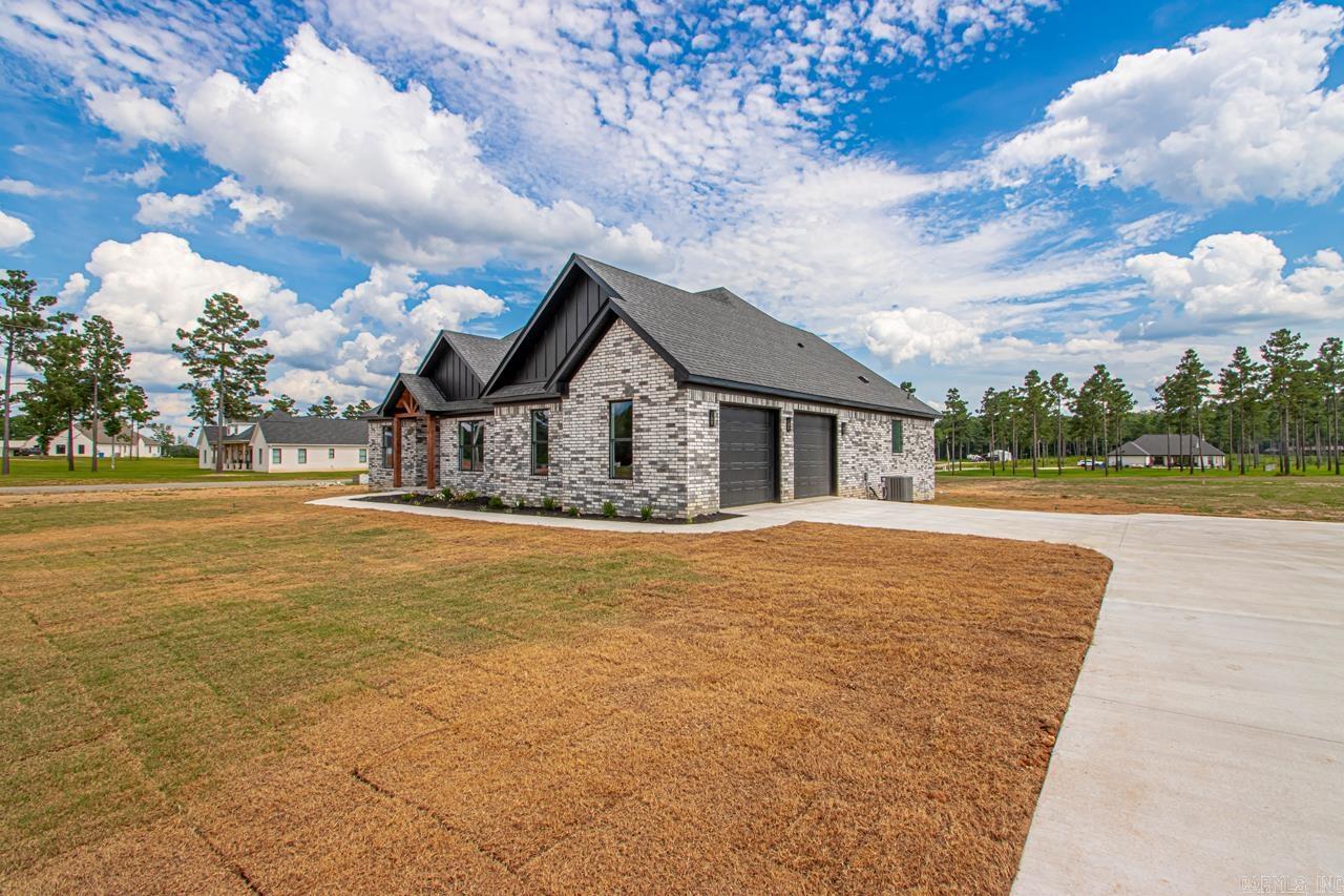 New Construction in Eagle Ridge on a Corner Lot!!!!! 4 bedroom 2 bath home ready for you! Over 3 acres in an established subdivision. Includes a 1 year Builder's Warranty. Large Laundry room and spacious dining area. Open floor concept and 2 car garage. Call us today!