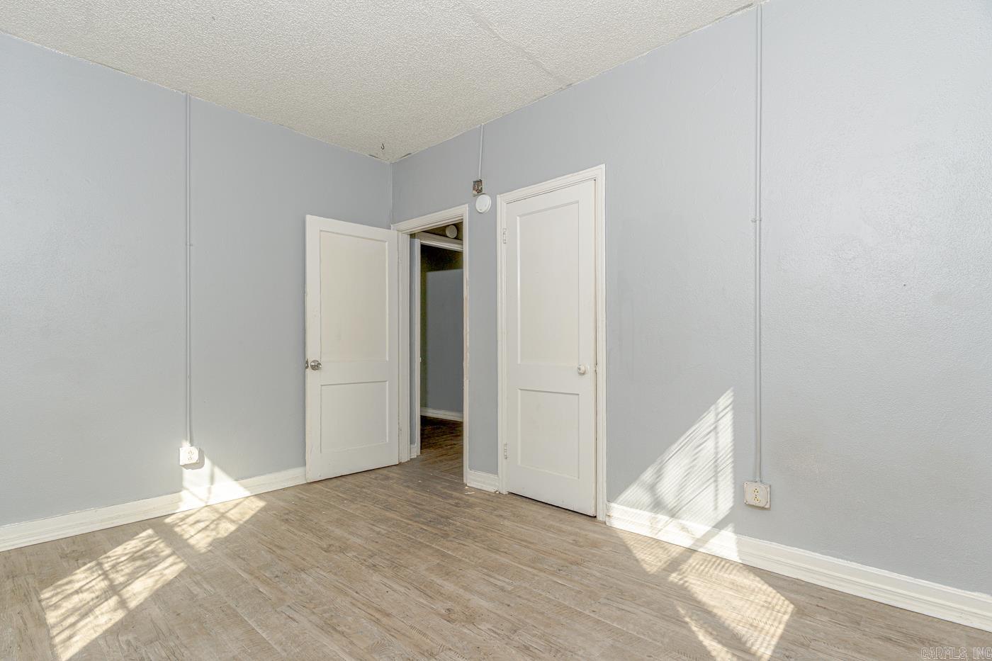 Kahn - Residential Income