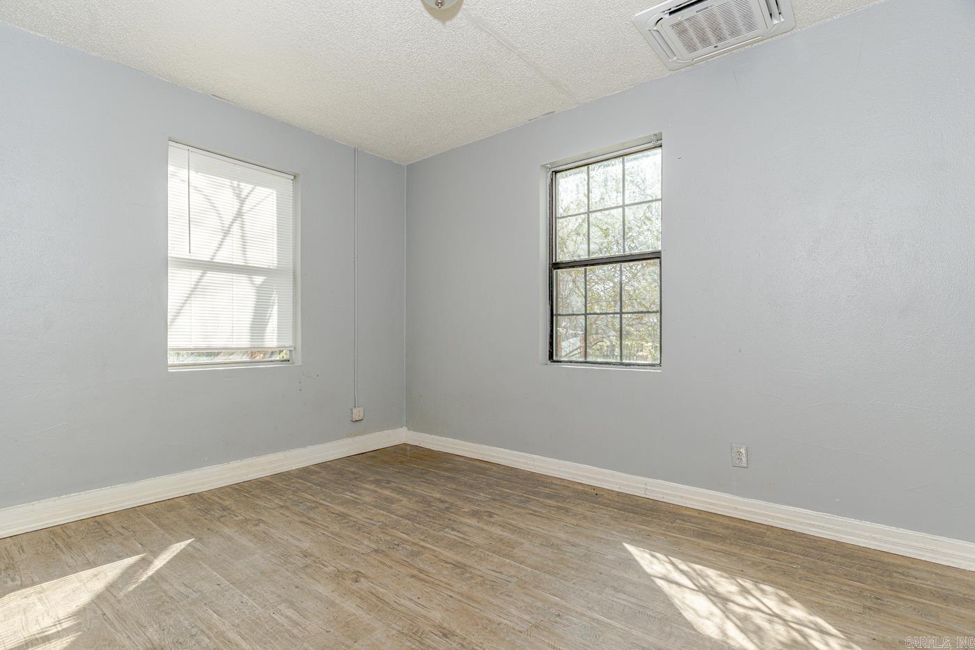 Kahn - Residential Income