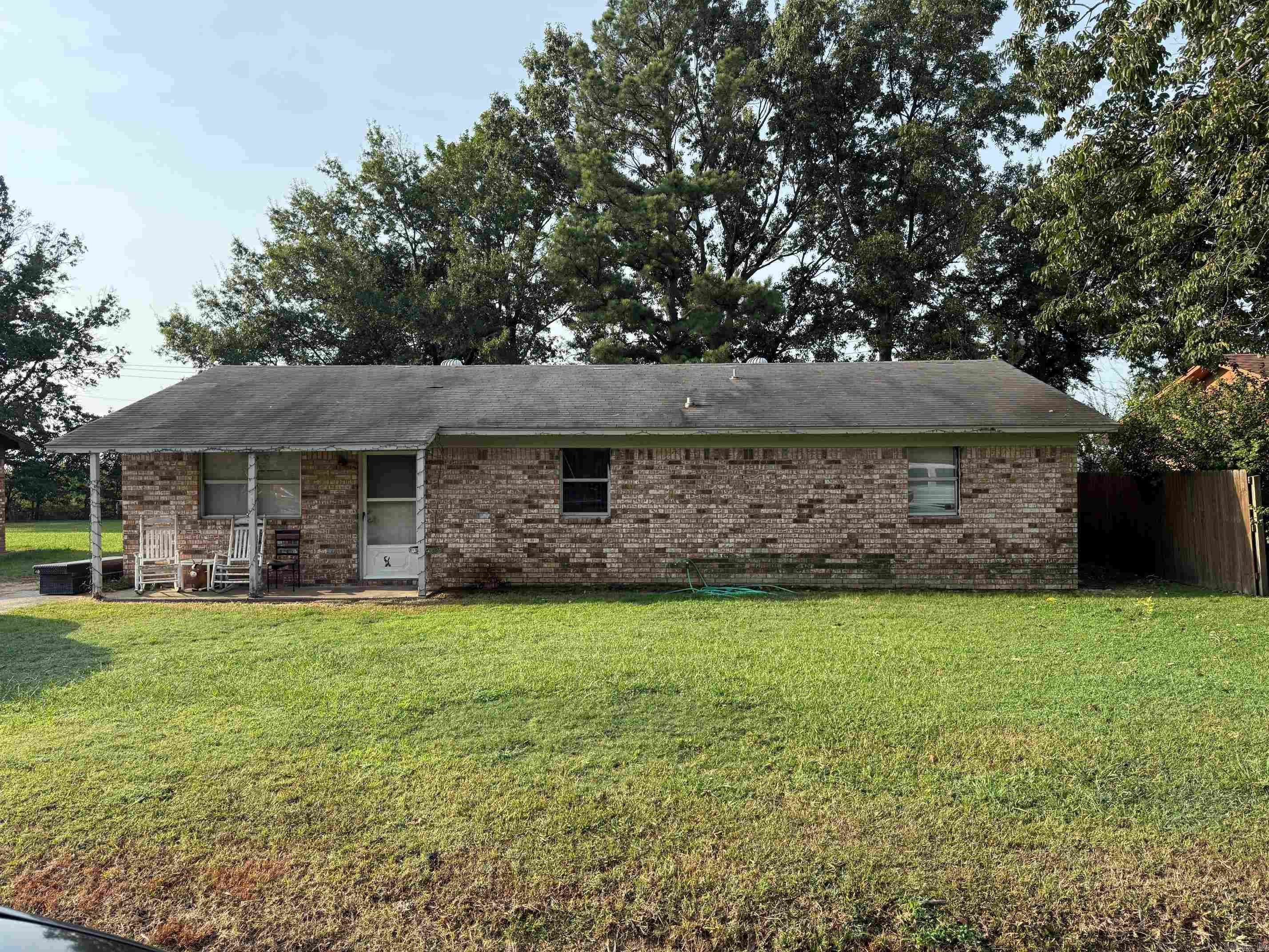 Great investment opportunity in the heart of Lonoke! This property is currently tenant-occupied, making it an ideal investment with rental income already in place. Whether you're looking to expand your portfolio or searching for your next home, this property is a great fit.