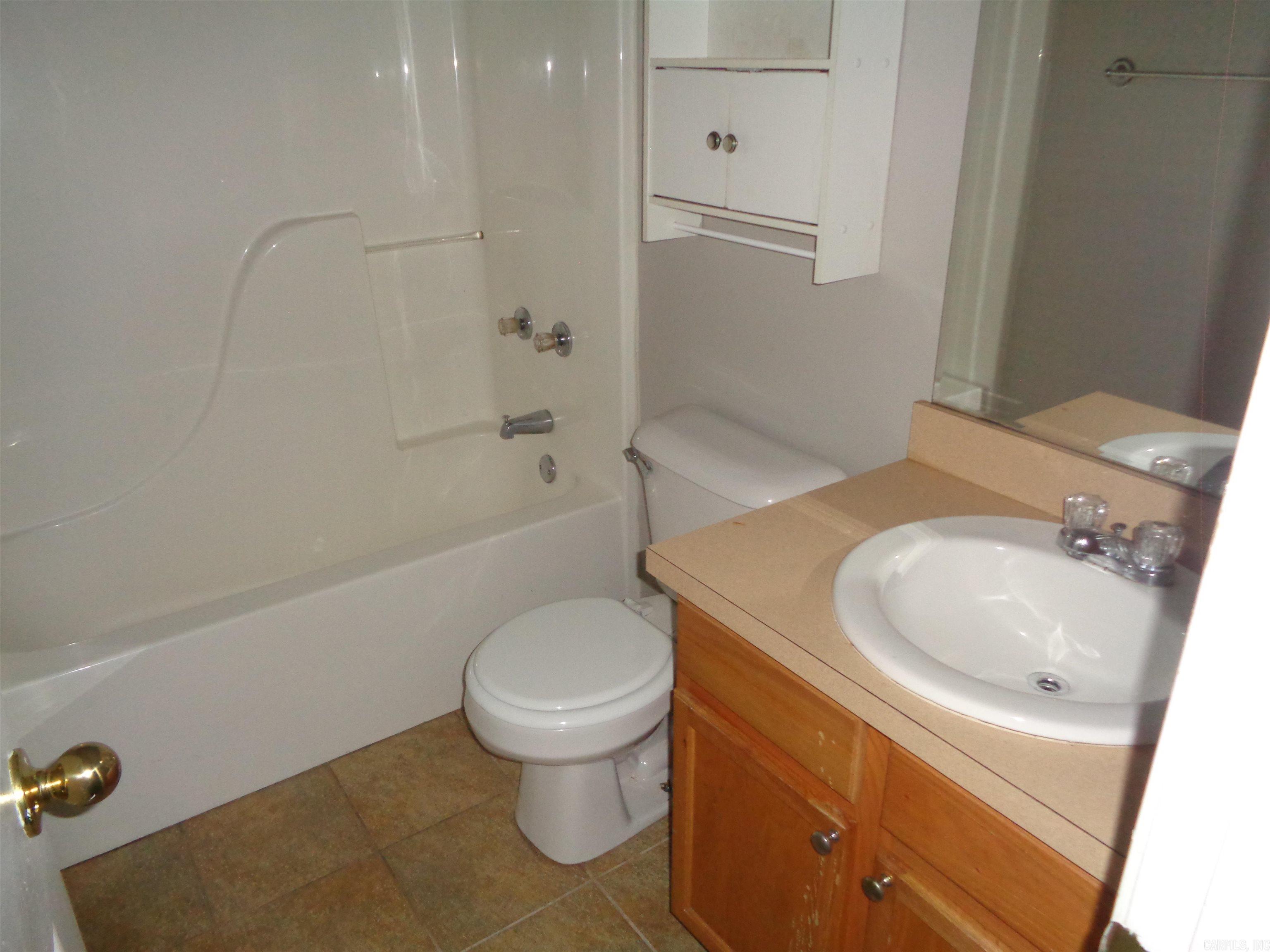 Barrow John 11L - Residential Lease