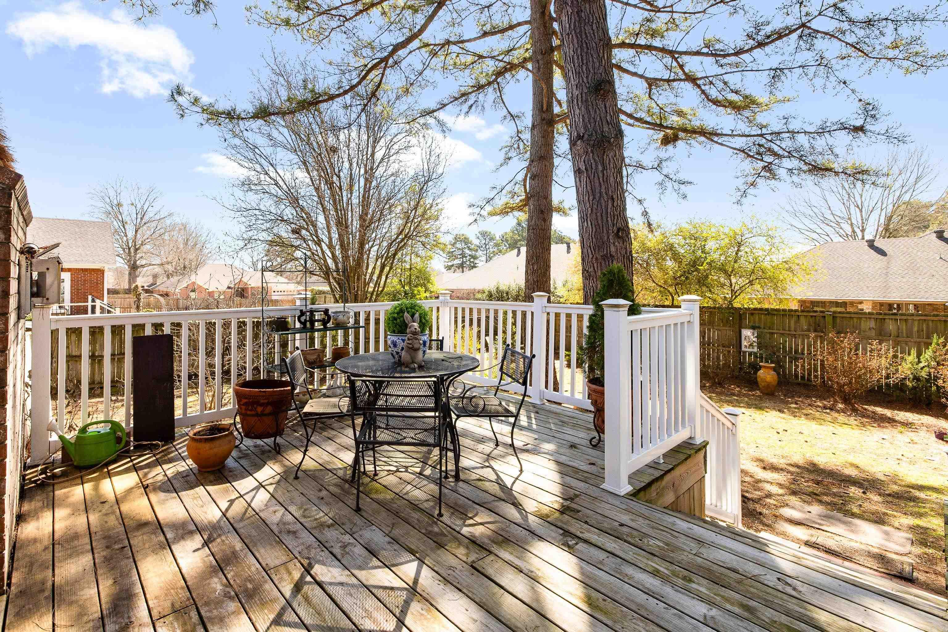 PINE CREEK - Residential