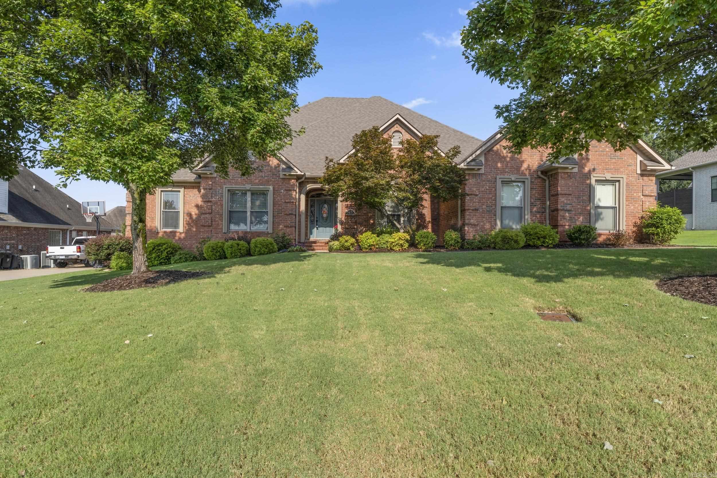 Ready for IMMEDIATE occupancy! Move in TODAY! Weatherstone Subd host this wonderful 3809ft 4br/3ba home with upstairs Bonus room (all other rooms are down) and a huge sunroom. Large rooms throughout really make this a livable and comfortable home. Custom kitchen cabinets and quartz countertops bring the style you deserve. New roof & water heater 2023.New hardwood floors MBR. Gorgeous mature backyard. And… back to the neighborhood… you just need to see for yourself! This is a Realtor’s Choice property!