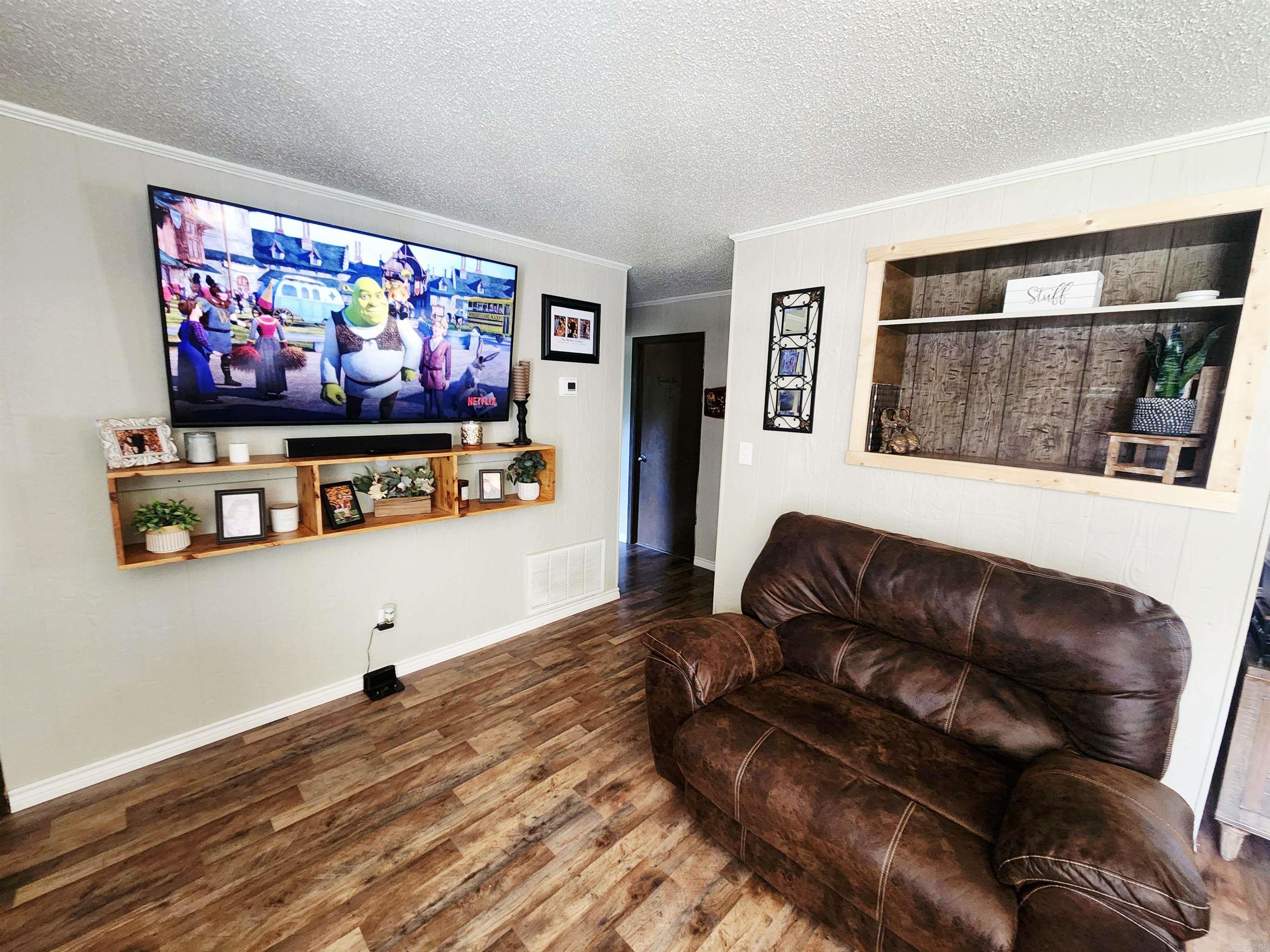 CLYDE ADDITION LONO - Residential