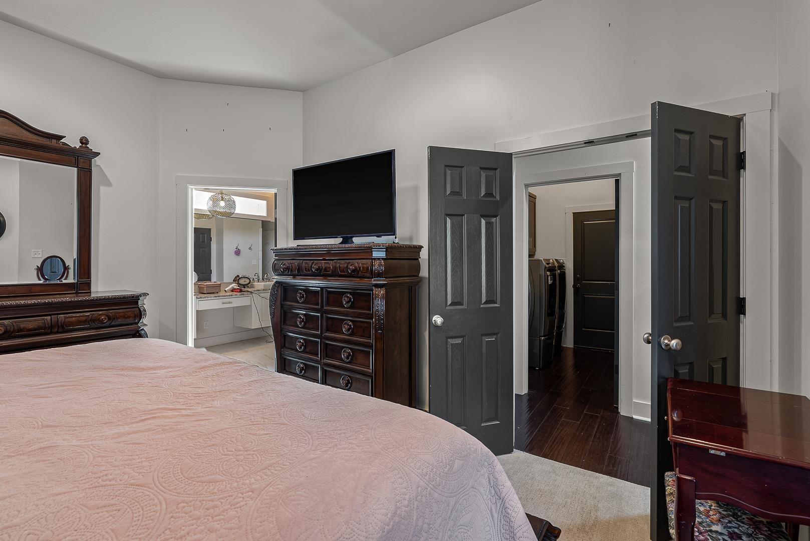 VALLEY VIEW MANOR - Residential