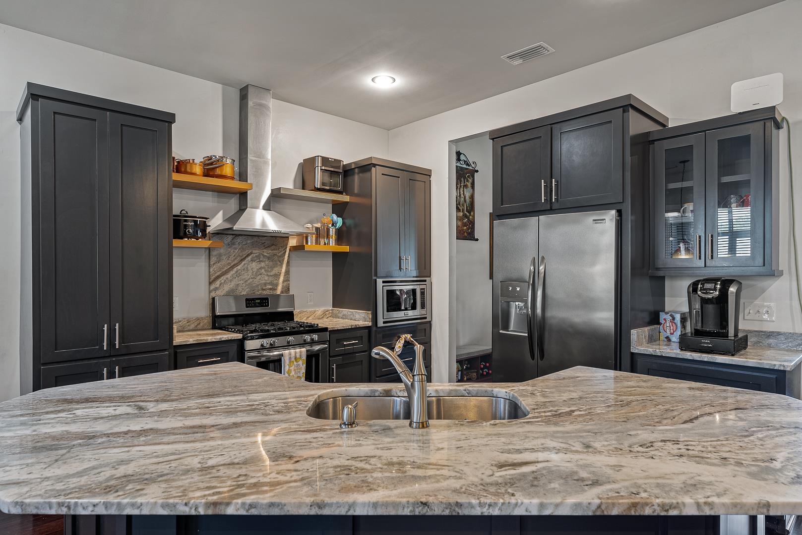 VALLEY VIEW MANOR - Residential