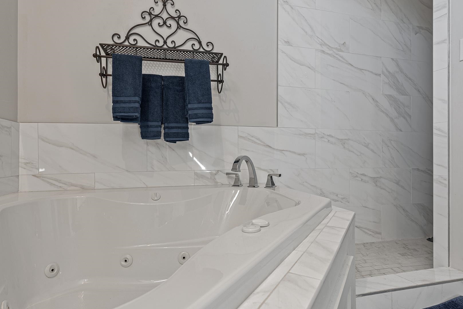 VALLEY VIEW MANOR - Residential