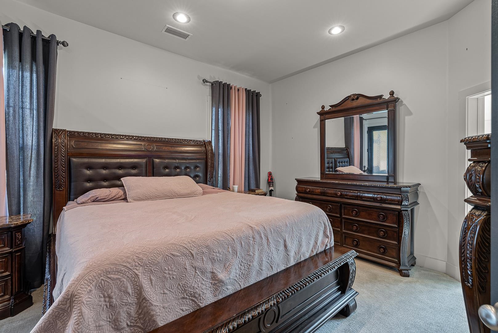 VALLEY VIEW MANOR - Residential