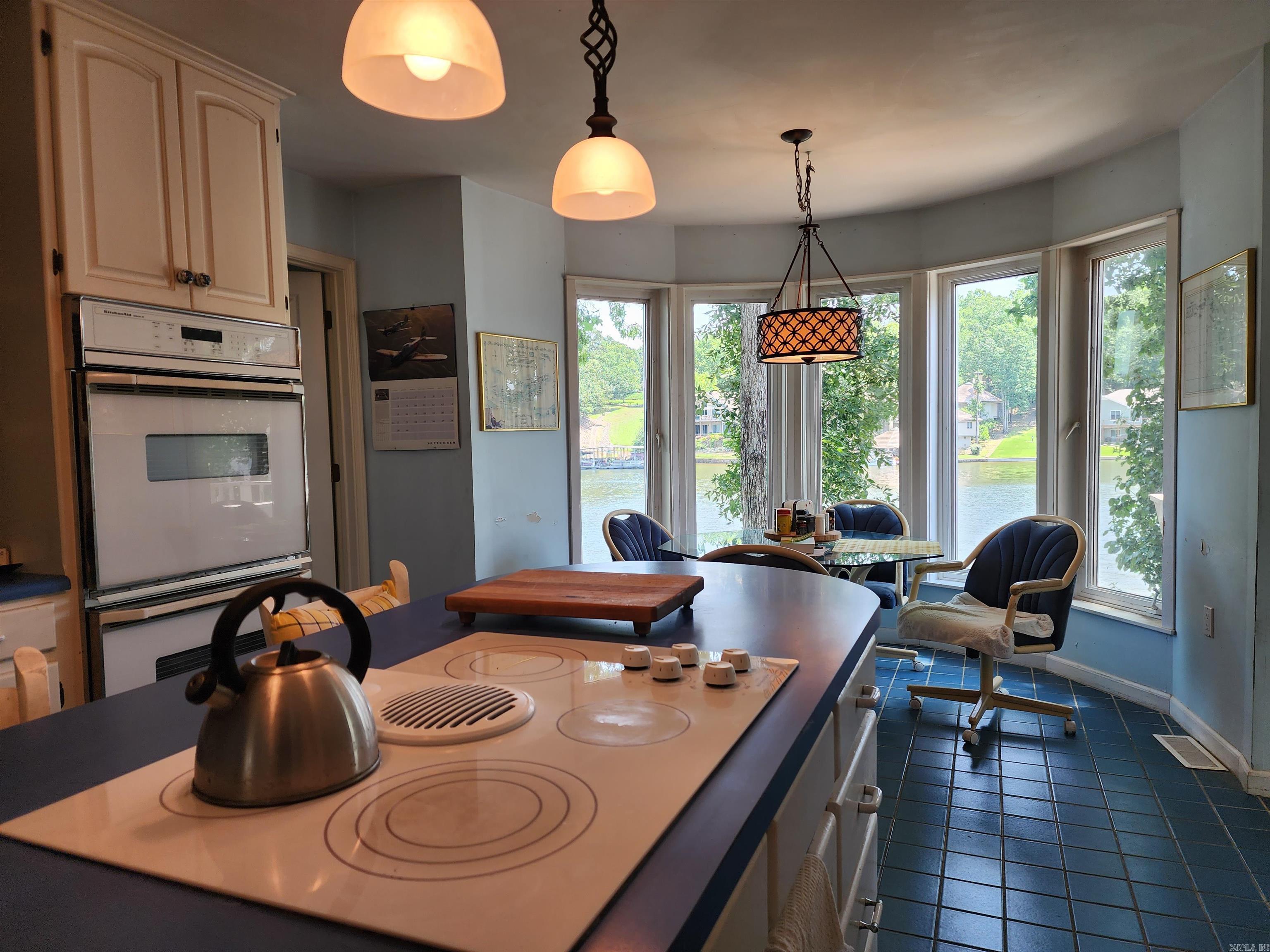 DRIFTWOOD POINT - Residential