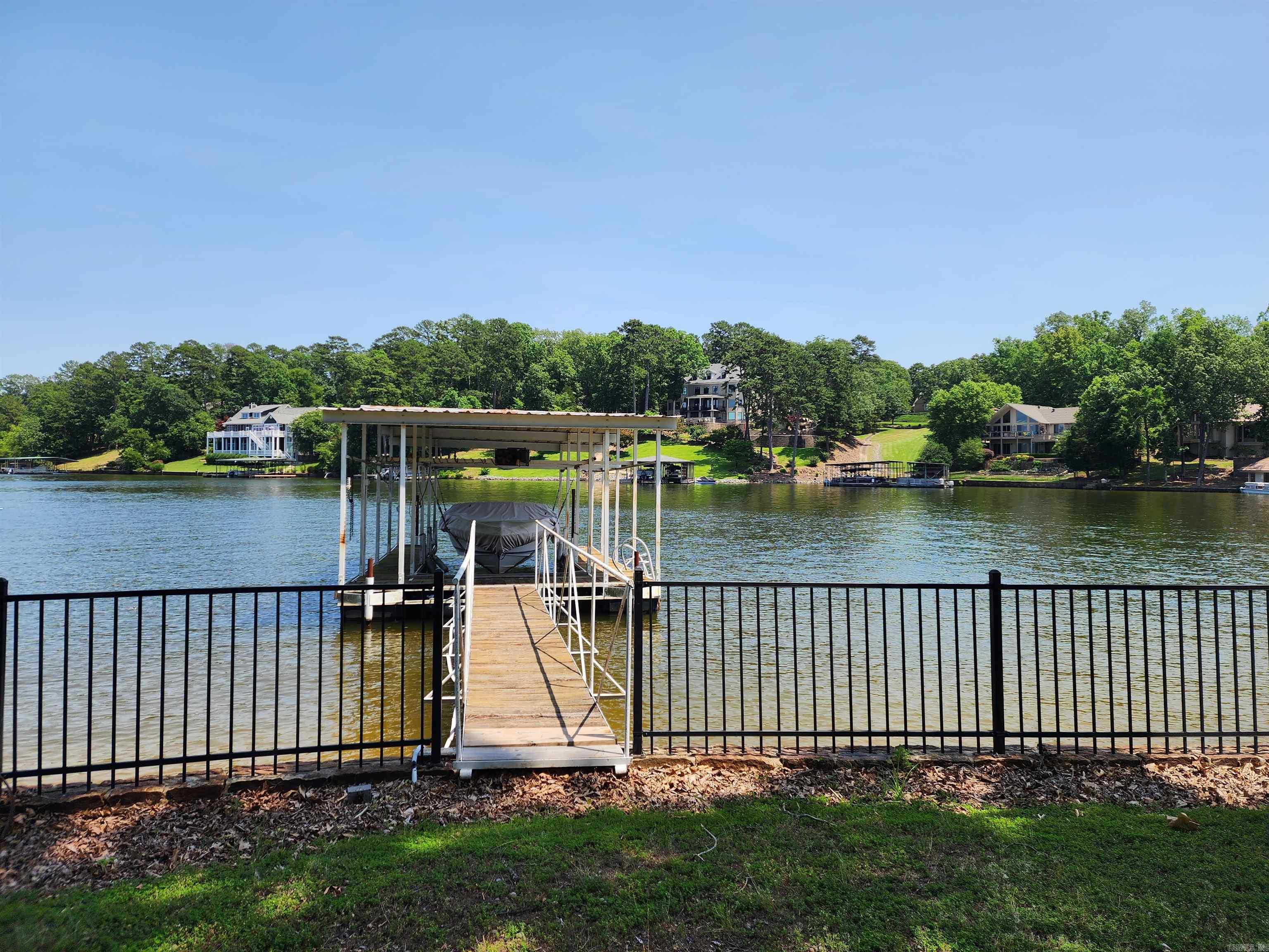 DRIFTWOOD POINT - Residential