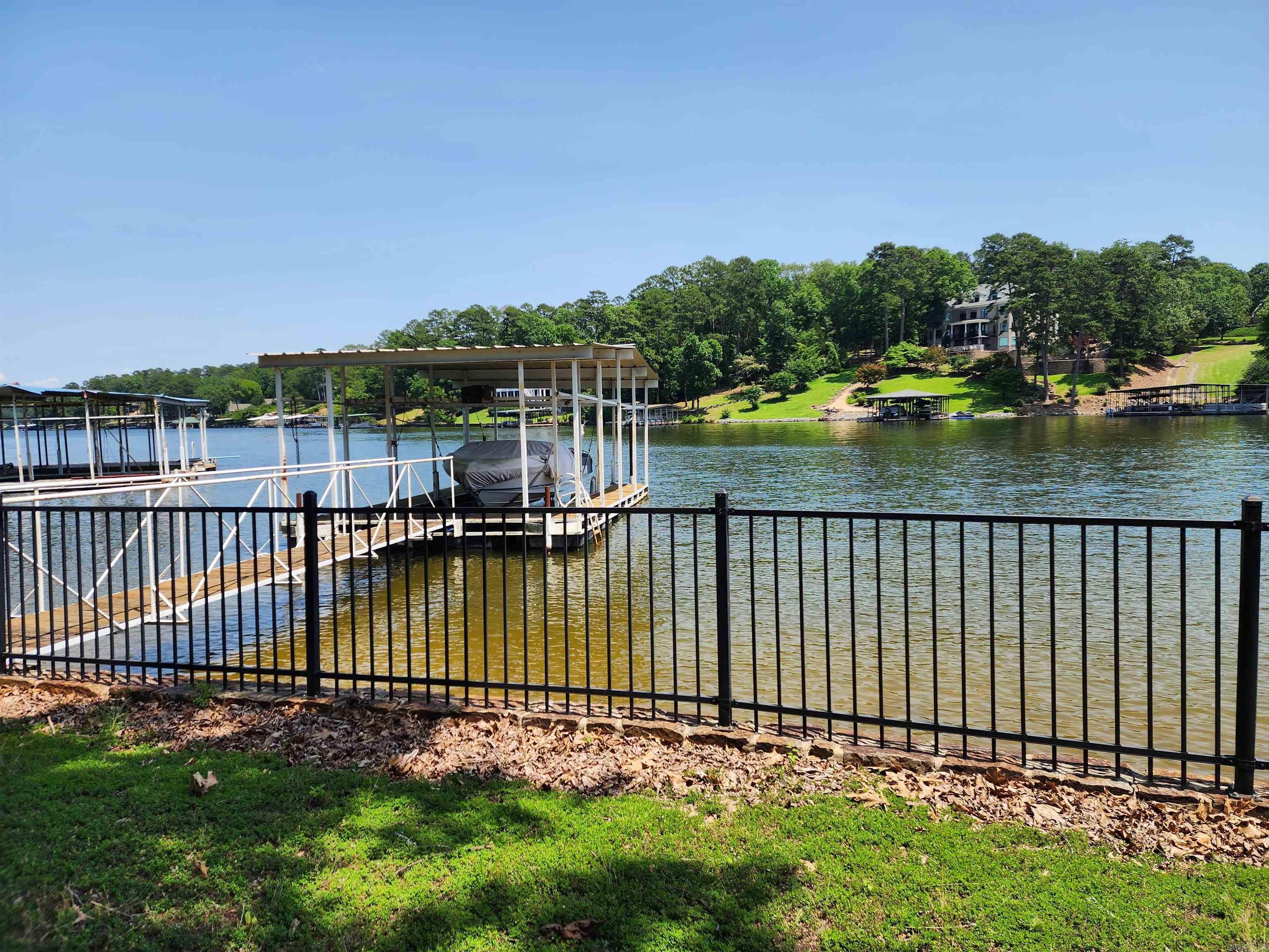 DRIFTWOOD POINT - Residential