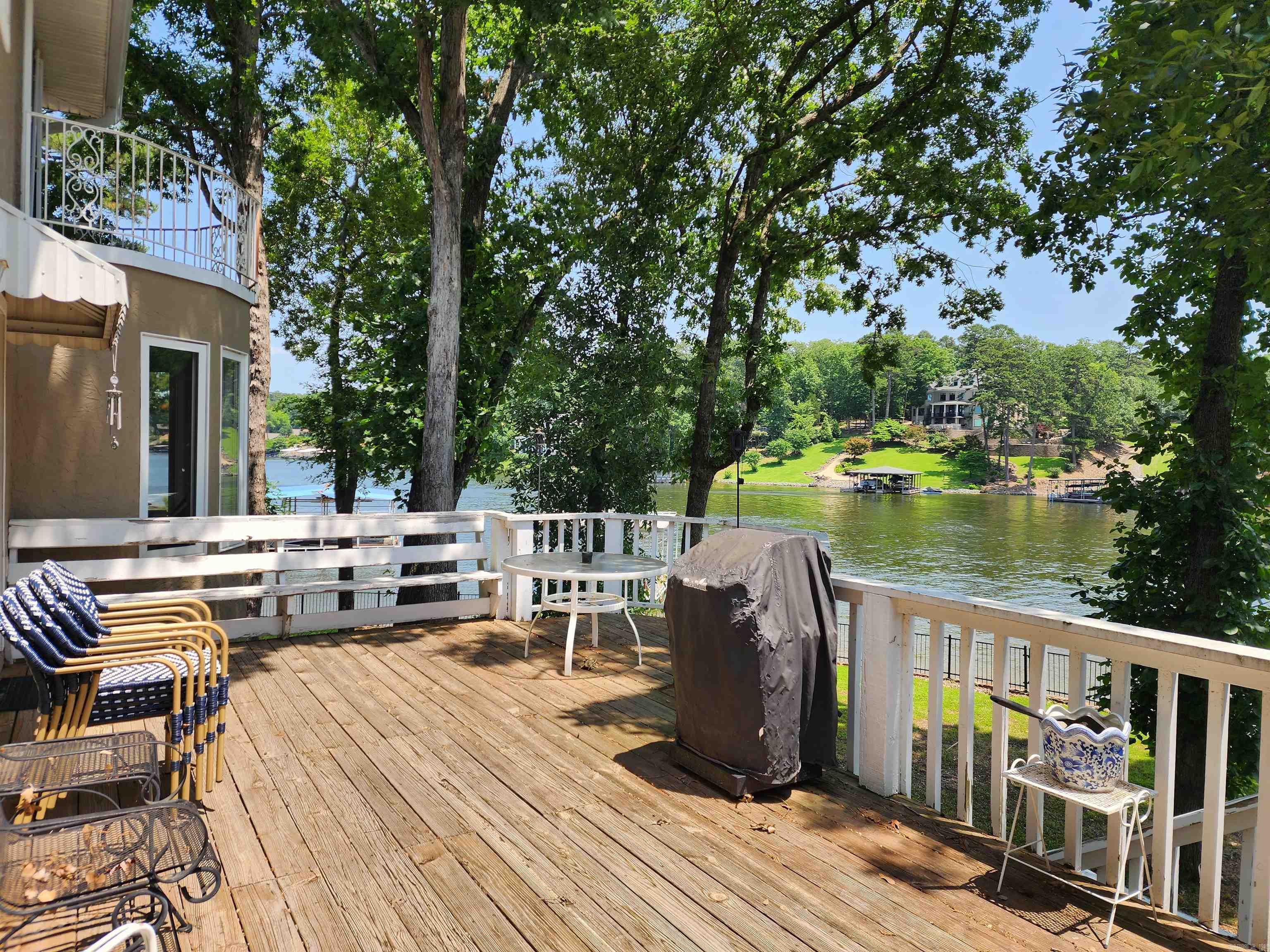 DRIFTWOOD POINT - Residential