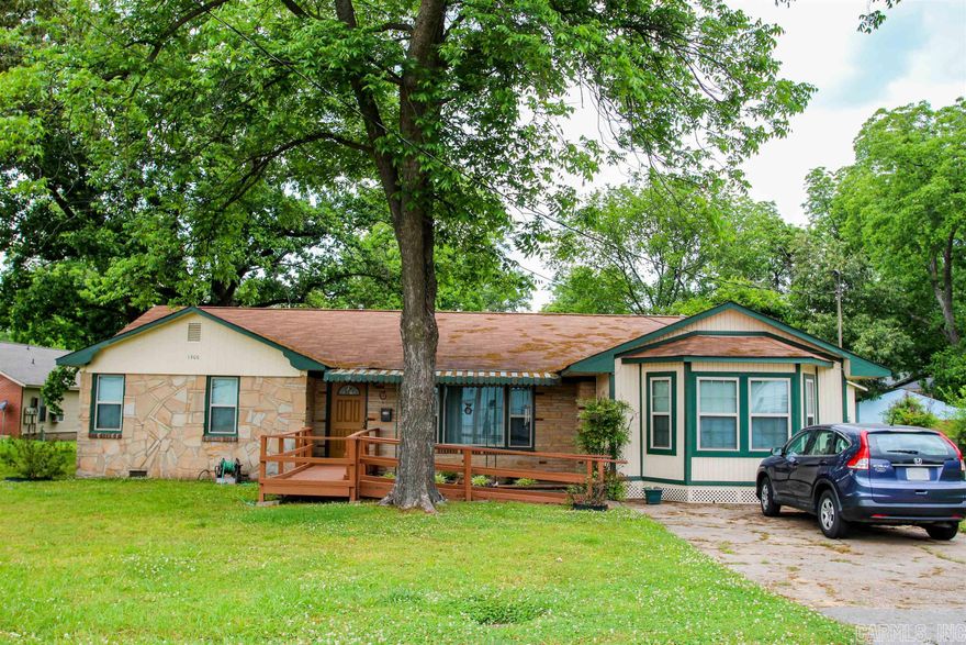 Very nice home in West Jonesboro with a 24X40 shop.  4 beds 2 baths, large master bedroom with bay window. Hardwood floors, new windows, new HVAC as well as recent updates in kitchen and bathrooms.  Outdoor amenities include wood deck, concrete parking pad and driveway. Shop has concrete floor and electric service.