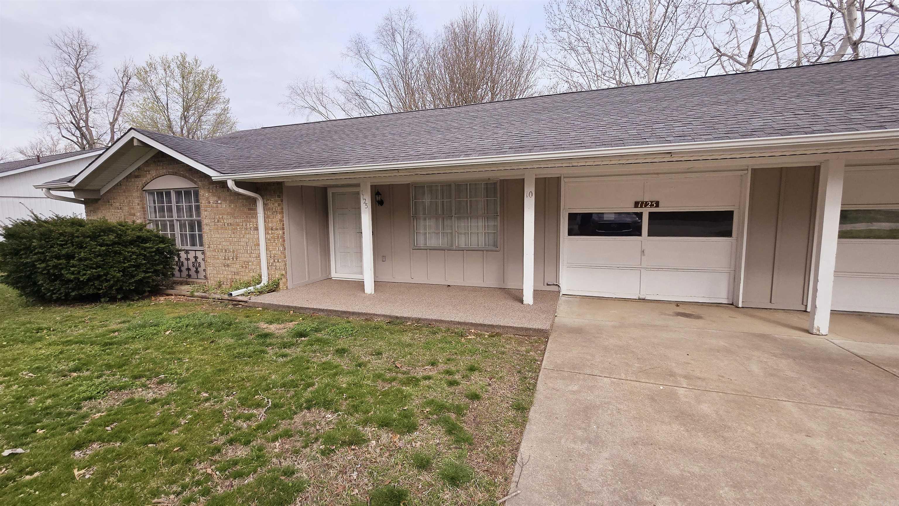 Briarwood East Condos - Residential