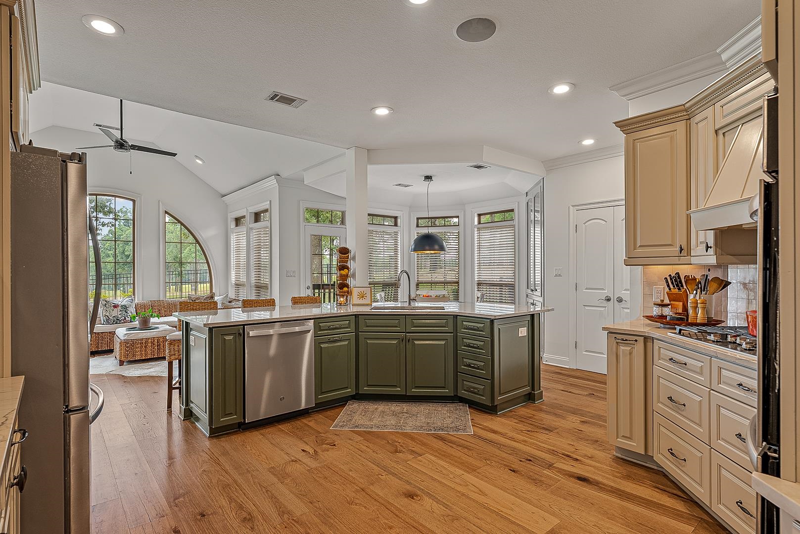 Ridgepointe - Residential