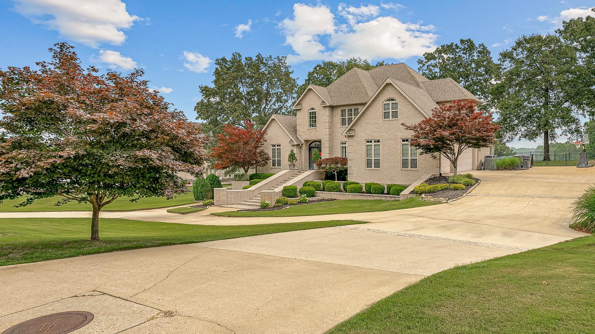 Ridgepointe - Residential