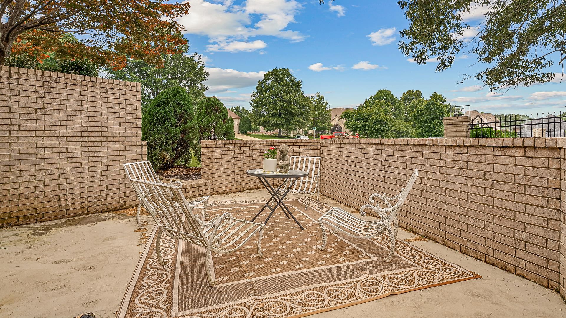 Ridgepointe - Residential
