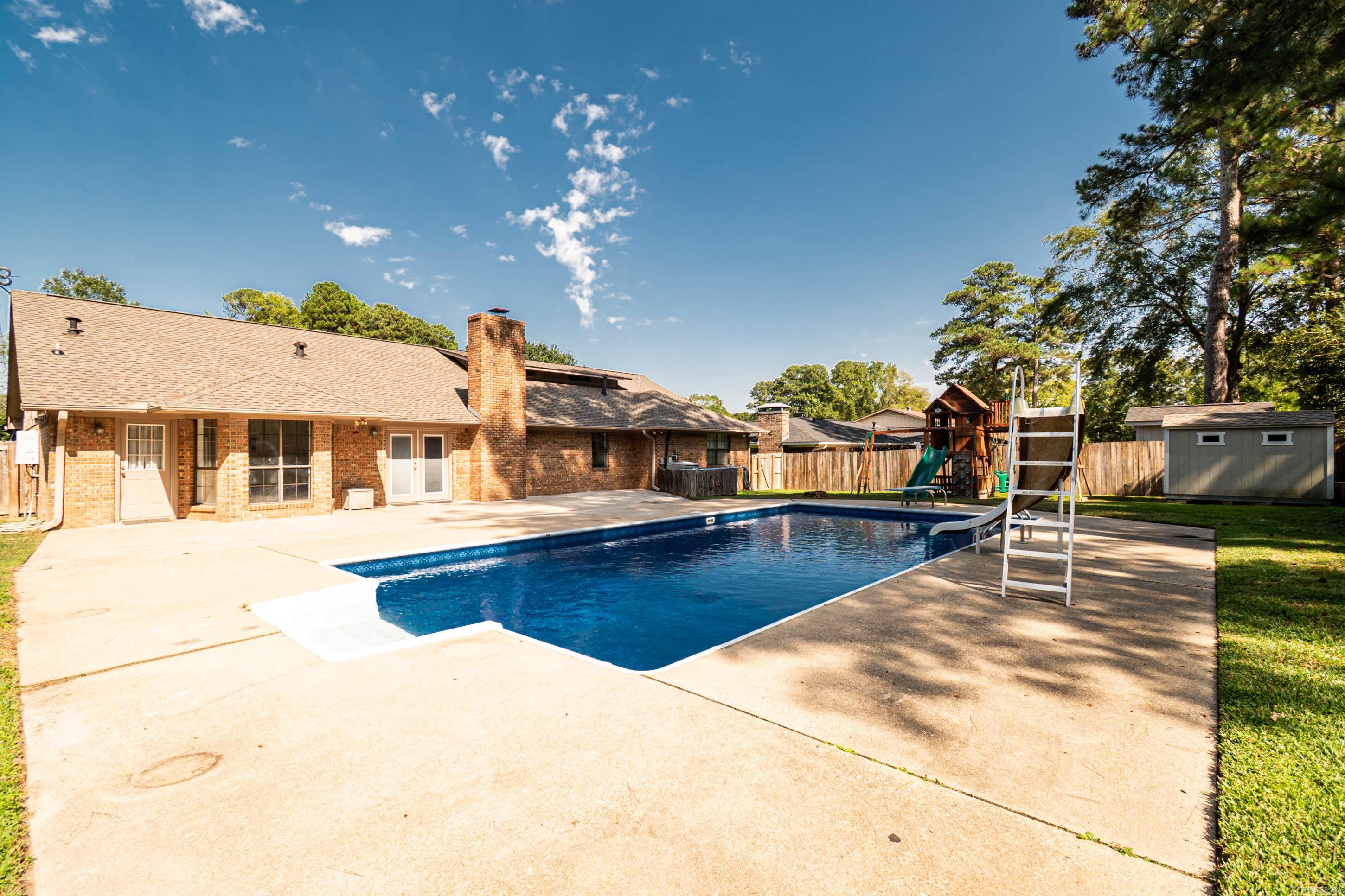 WOODLAND HILLS  # 2 - Residential