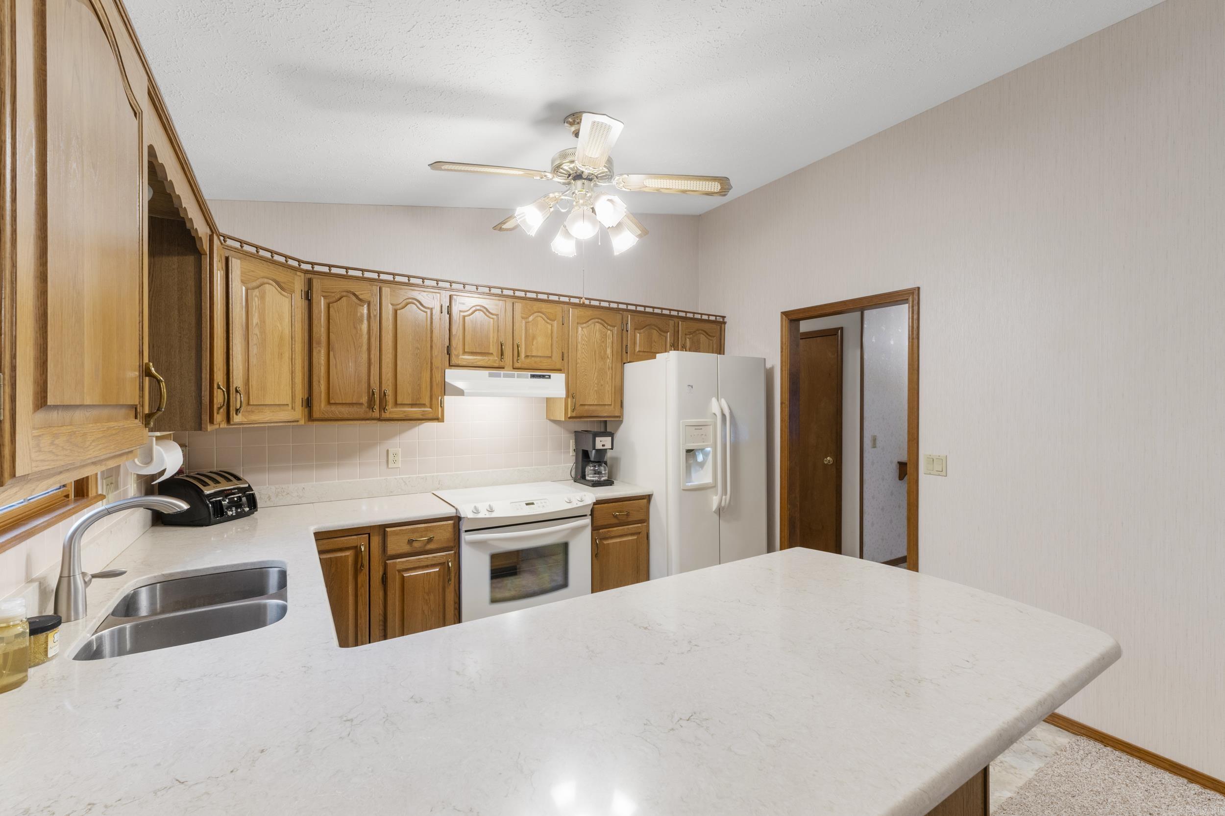 DEVONSHIRE LAKE ESTATES - Residential