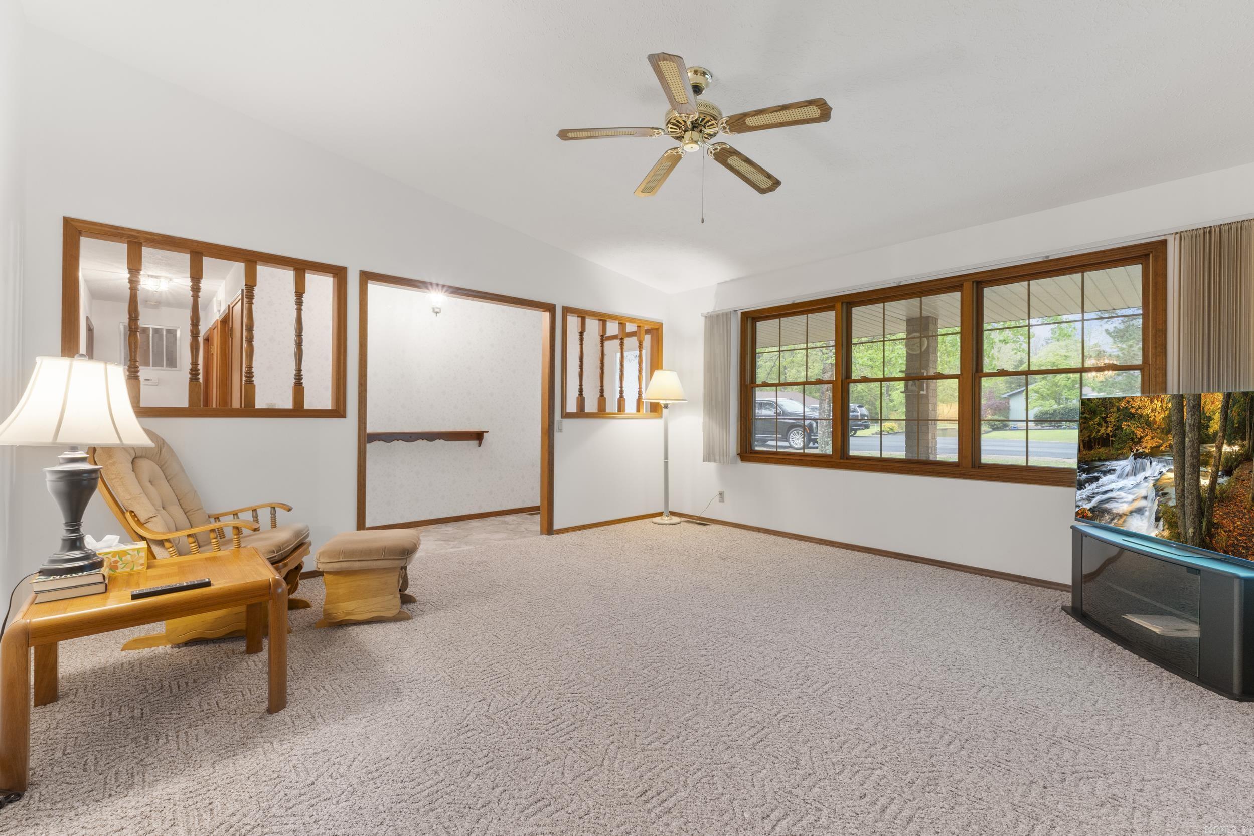 DEVONSHIRE LAKE ESTATES - Residential