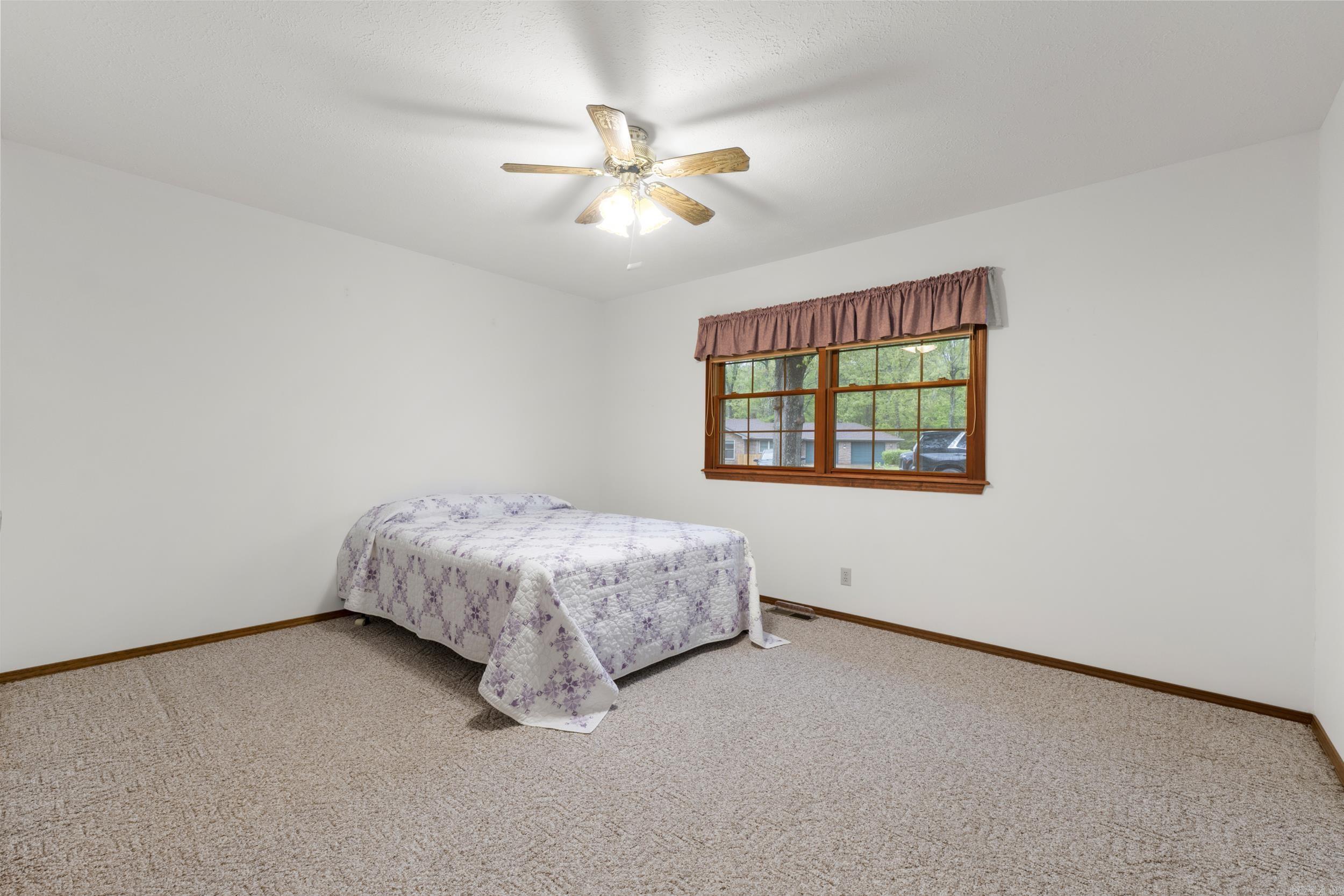 DEVONSHIRE LAKE ESTATES - Residential