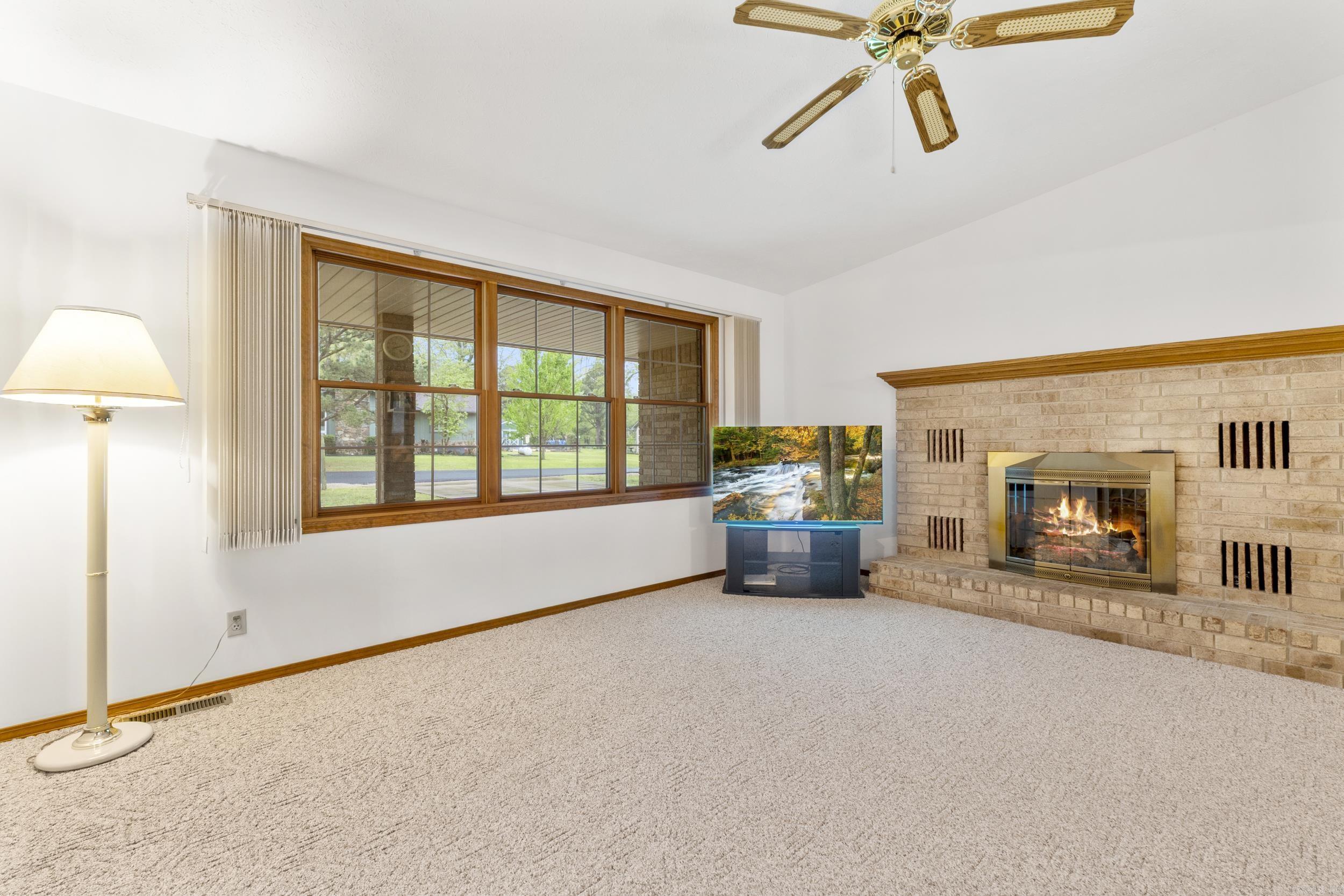 DEVONSHIRE LAKE ESTATES - Residential