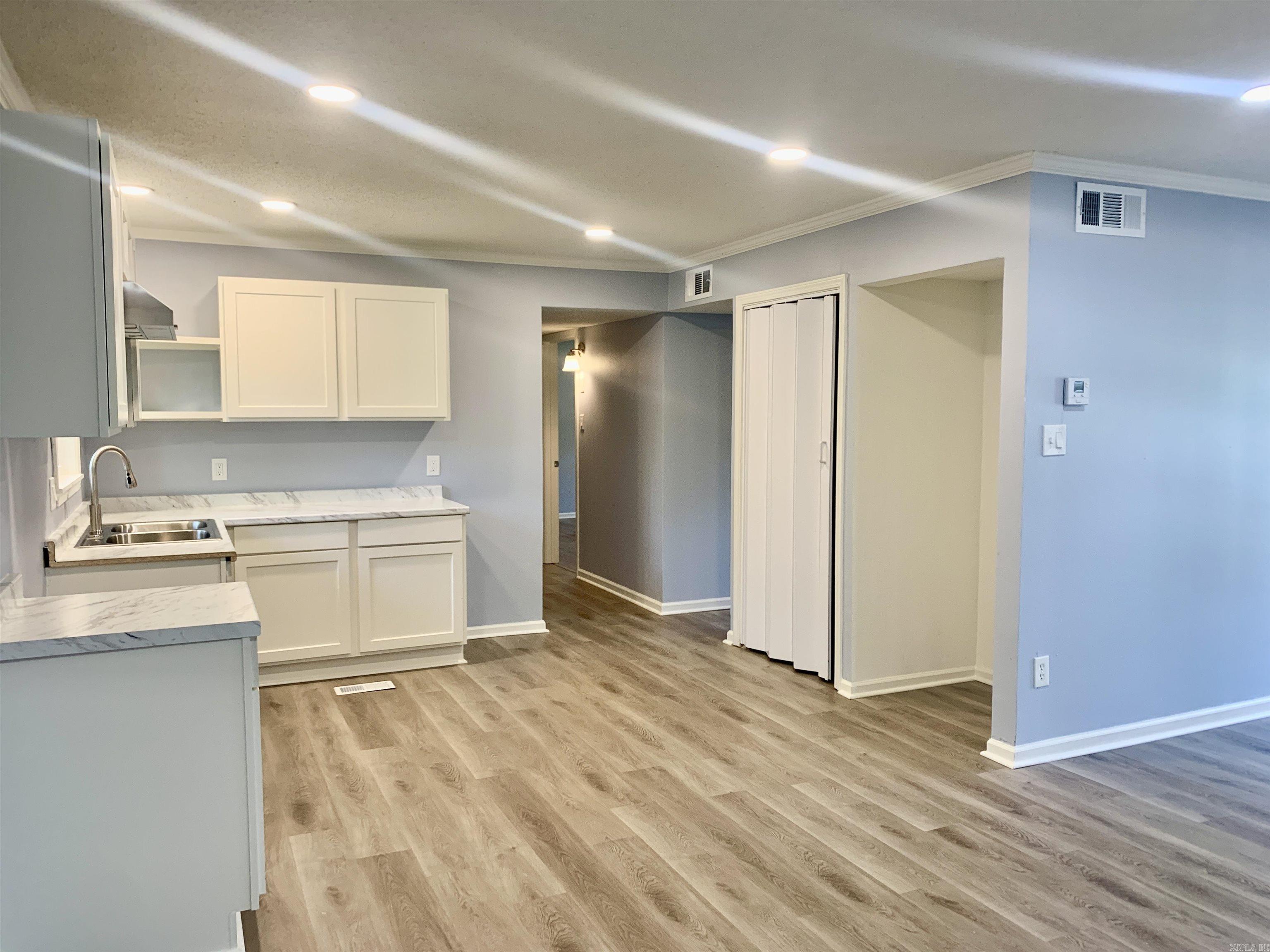 MEADOWCLIFF - Residential