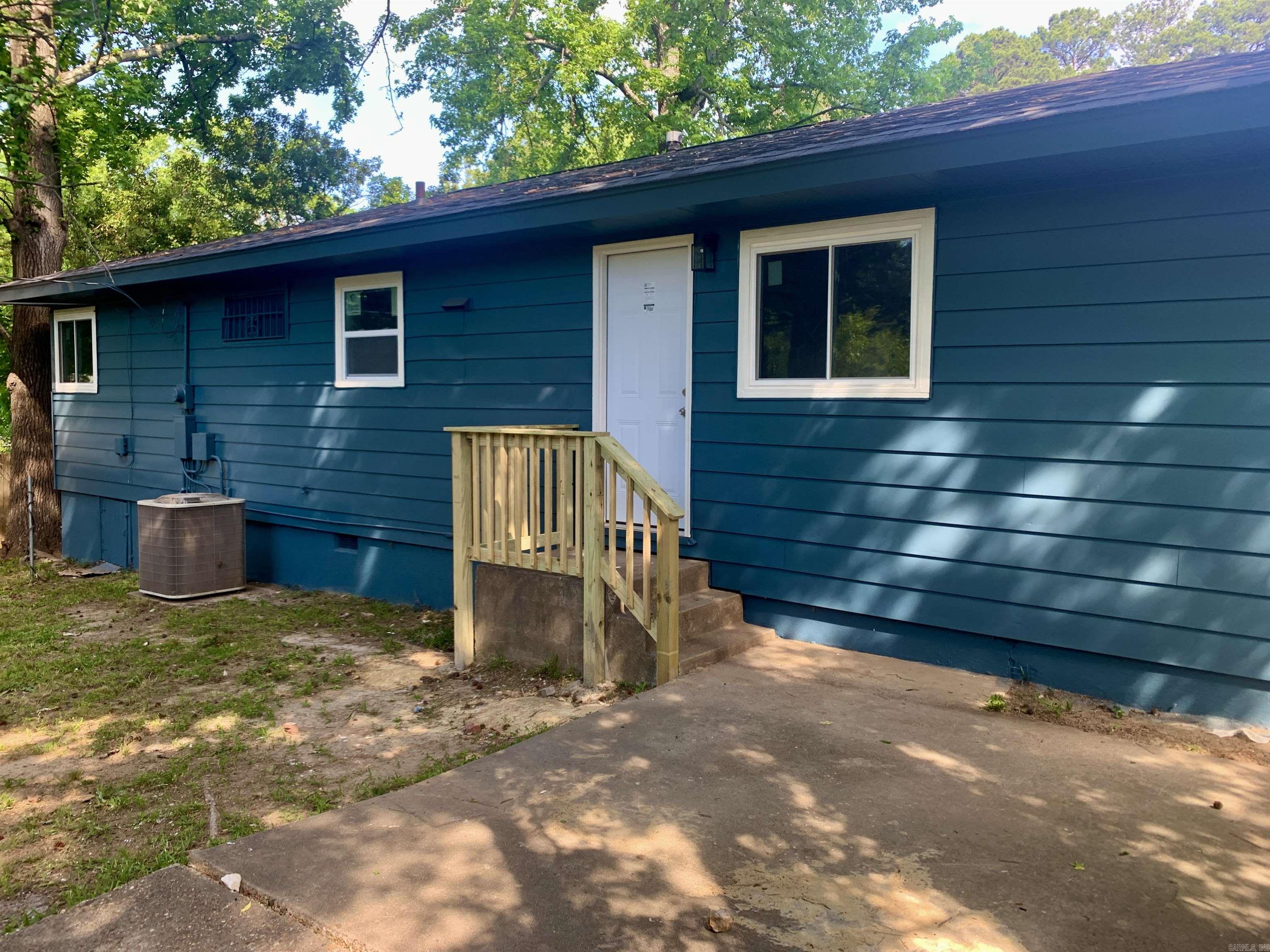MEADOWCLIFF - Residential