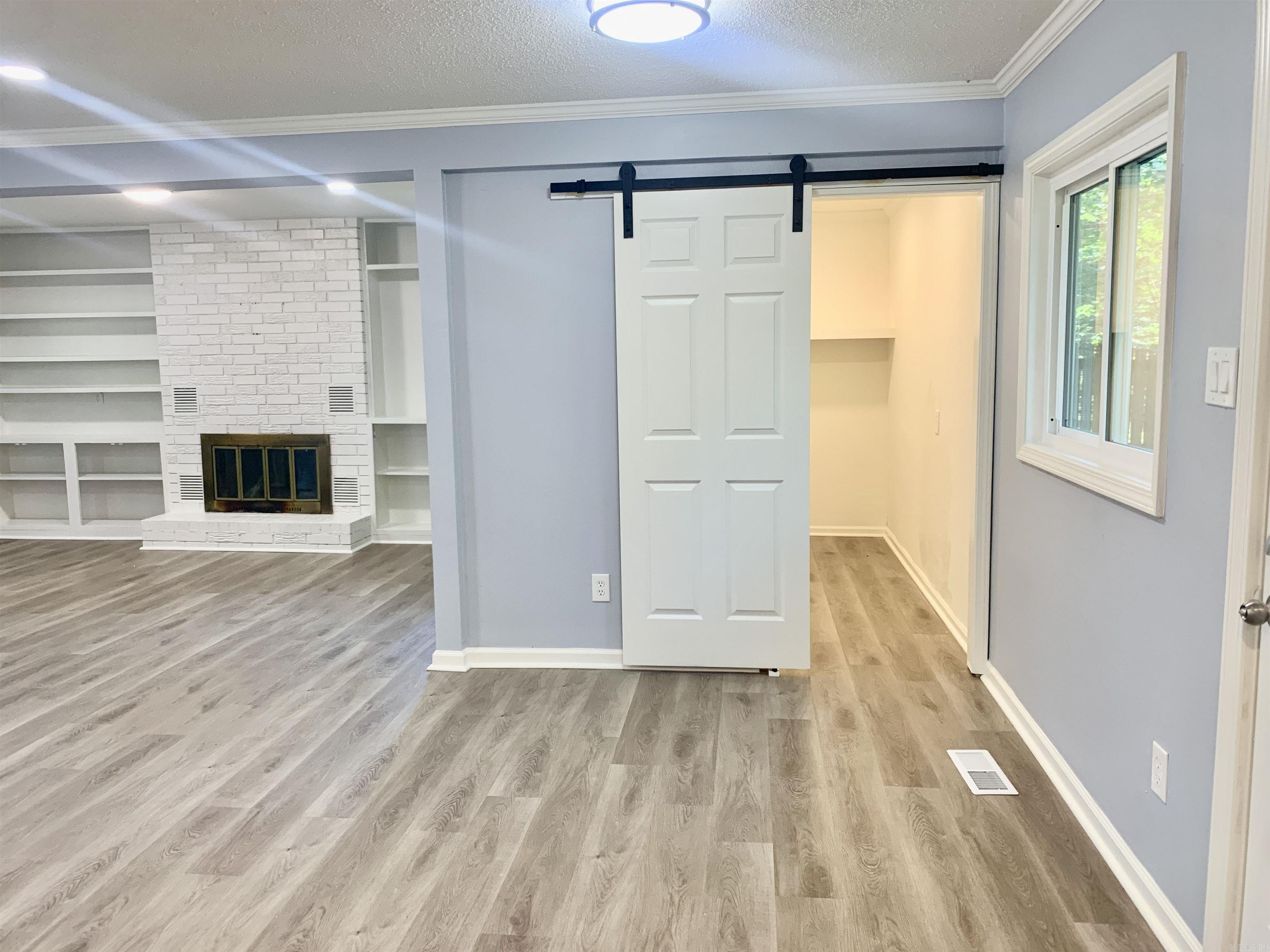 MEADOWCLIFF - Residential