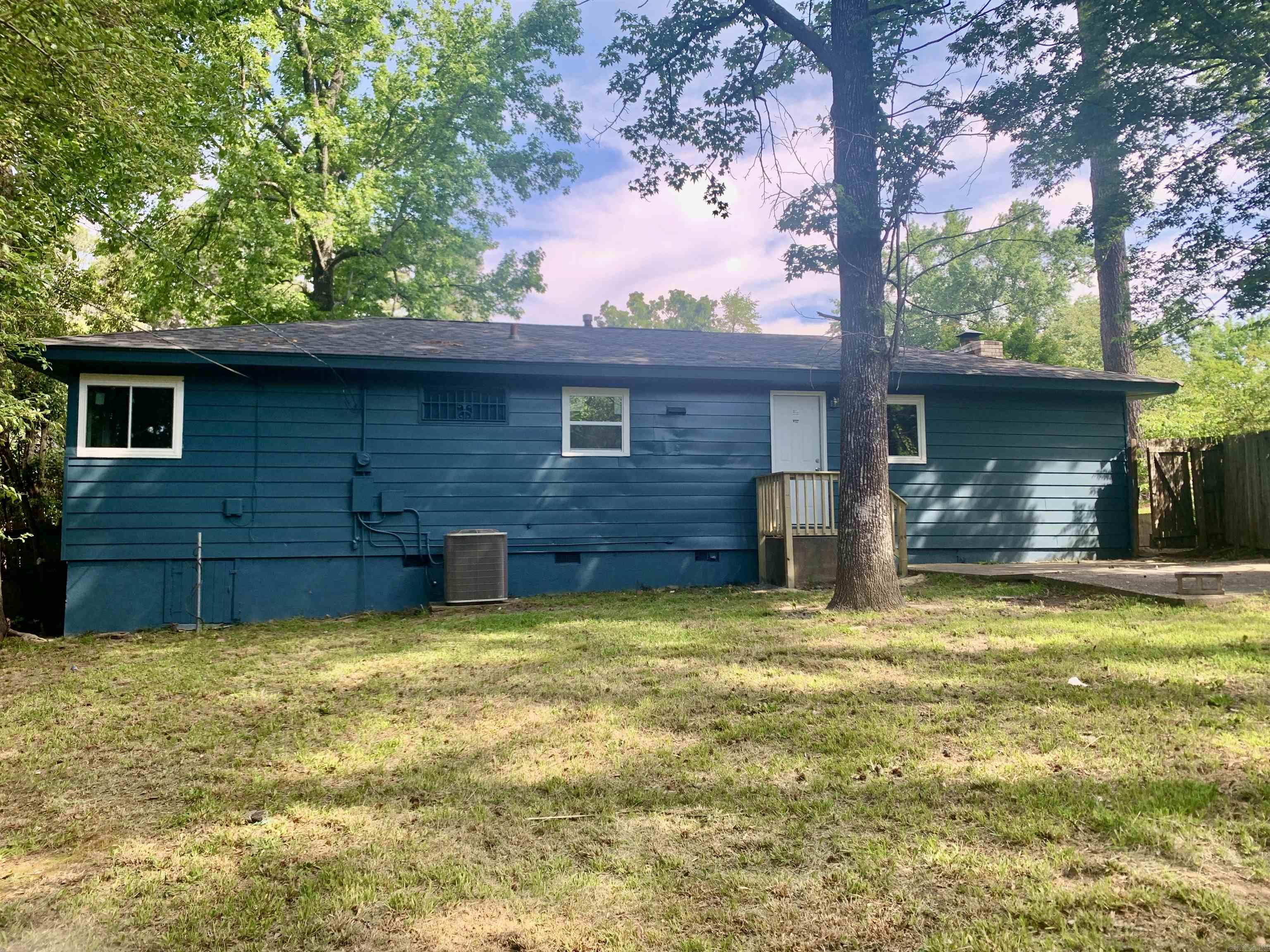 MEADOWCLIFF - Residential