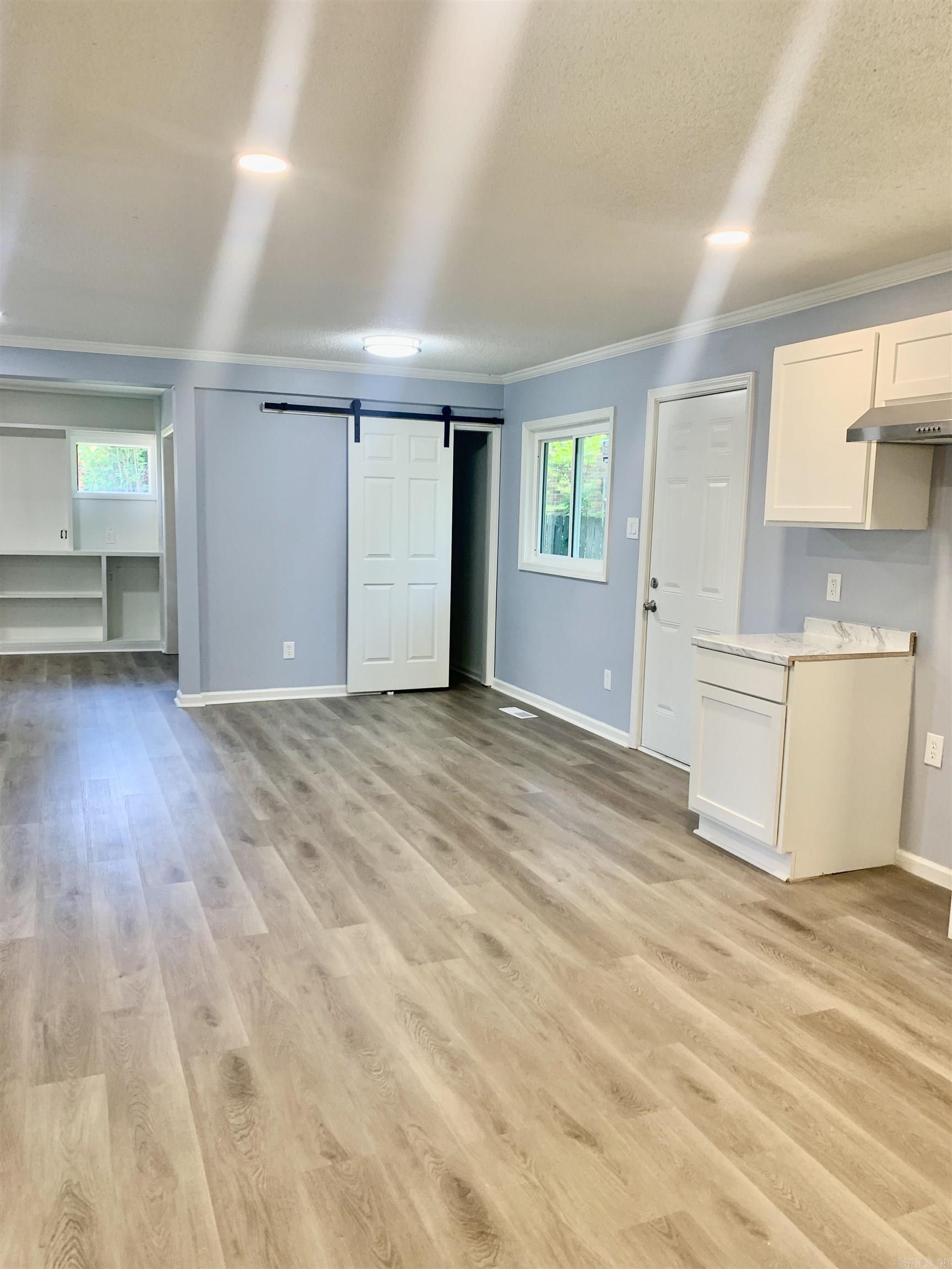 MEADOWCLIFF - Residential