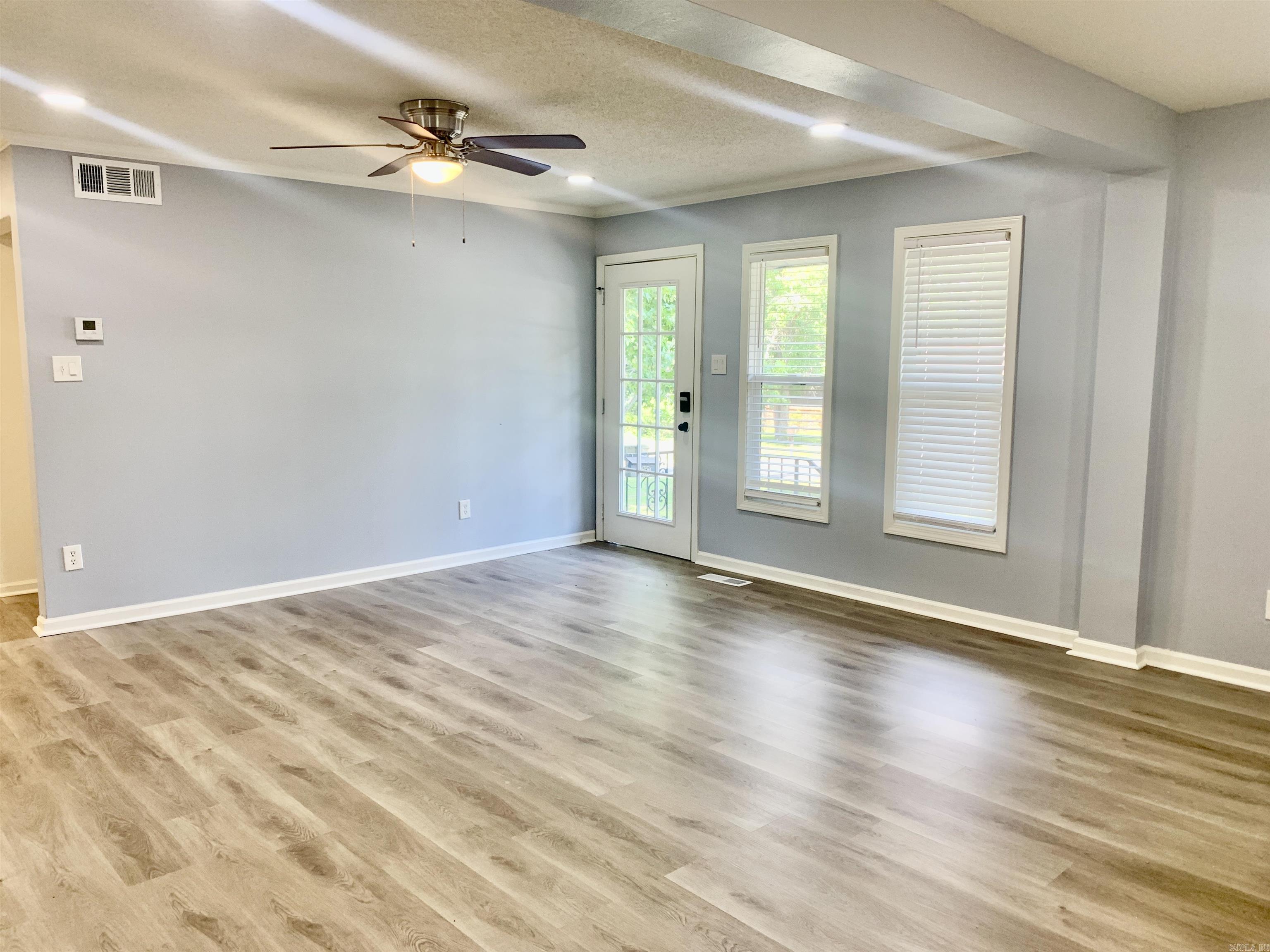 MEADOWCLIFF - Residential