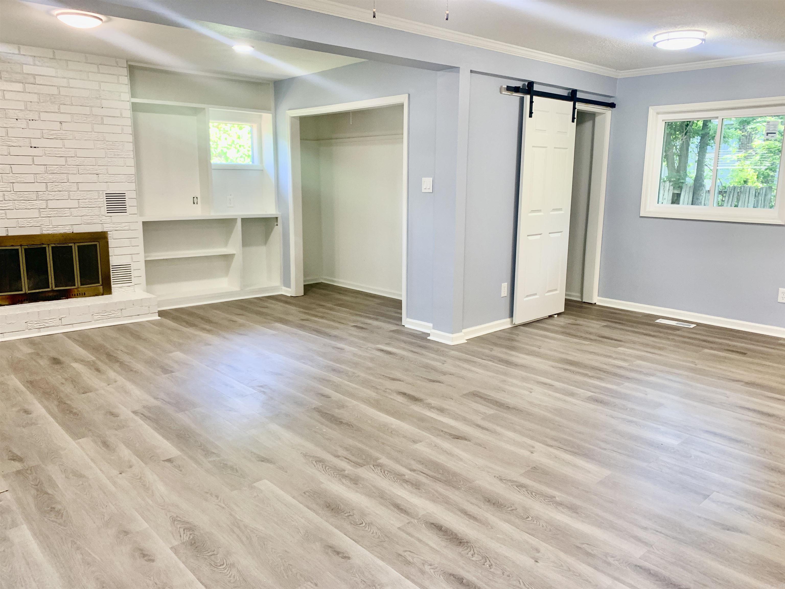 MEADOWCLIFF - Residential