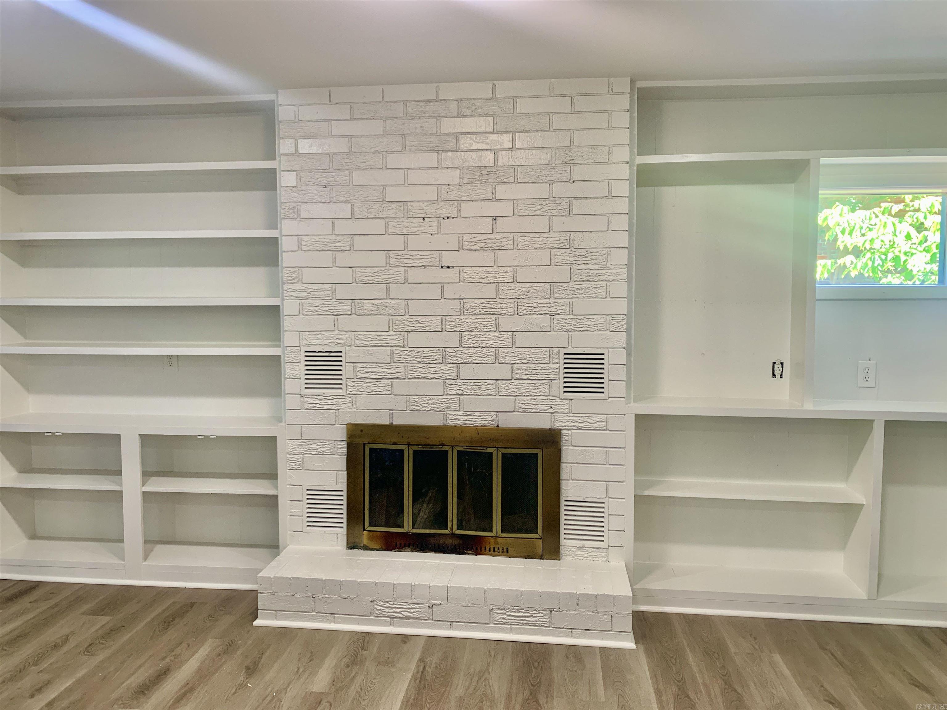 MEADOWCLIFF - Residential