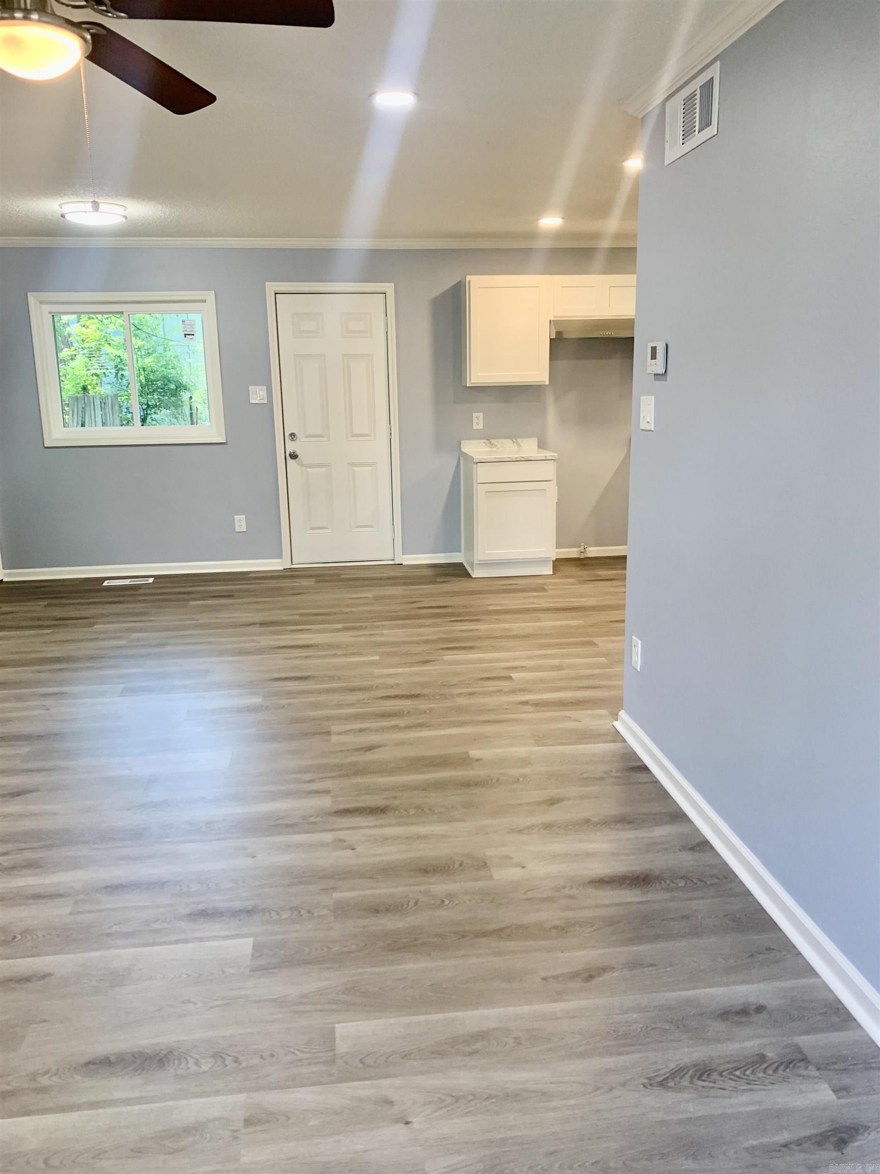 MEADOWCLIFF - Residential