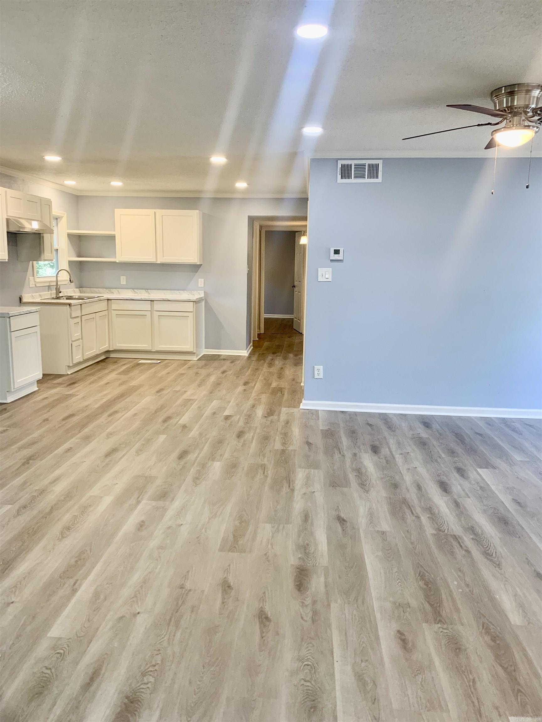 MEADOWCLIFF - Residential
