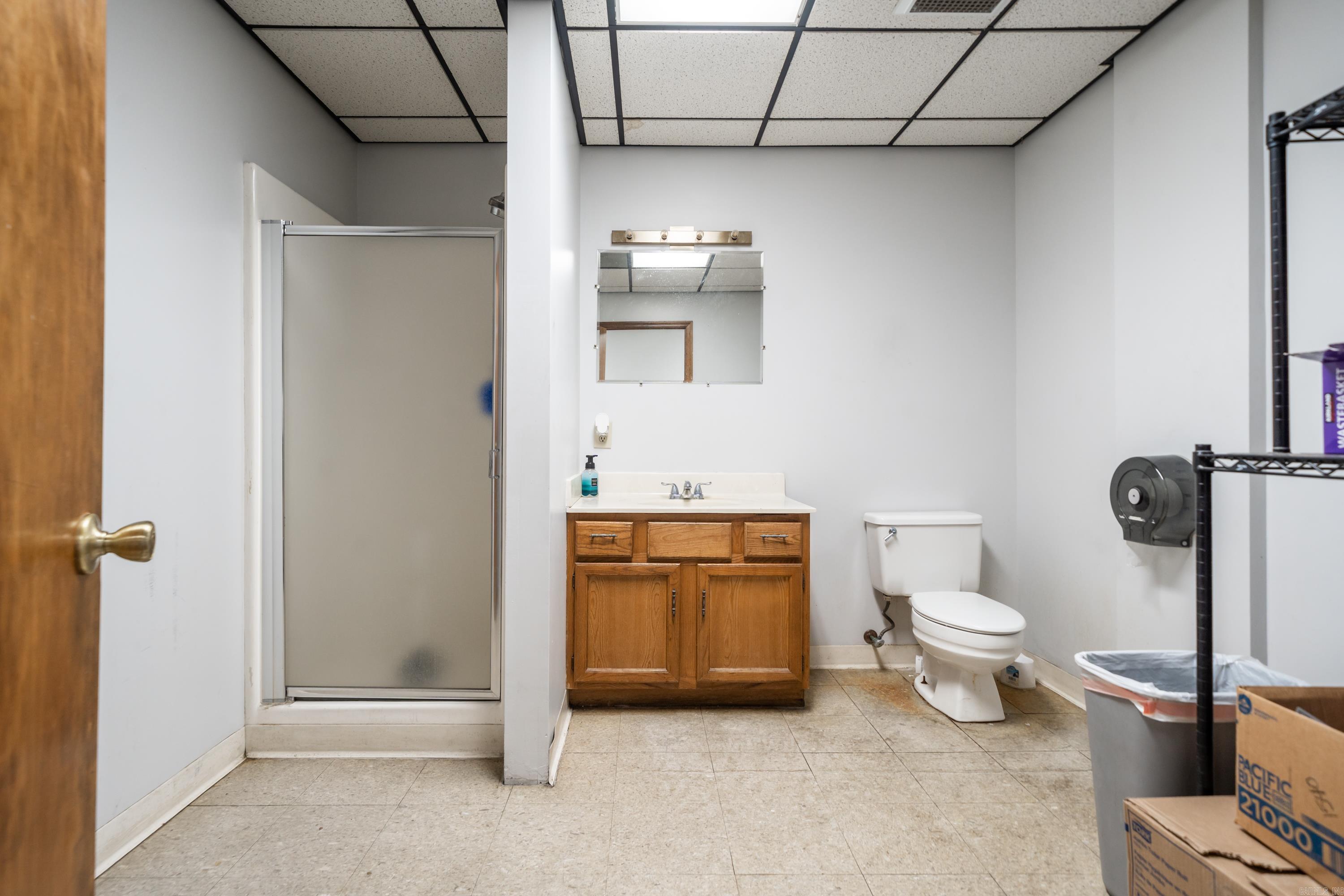 1N-13-35 - Commercial Sale
