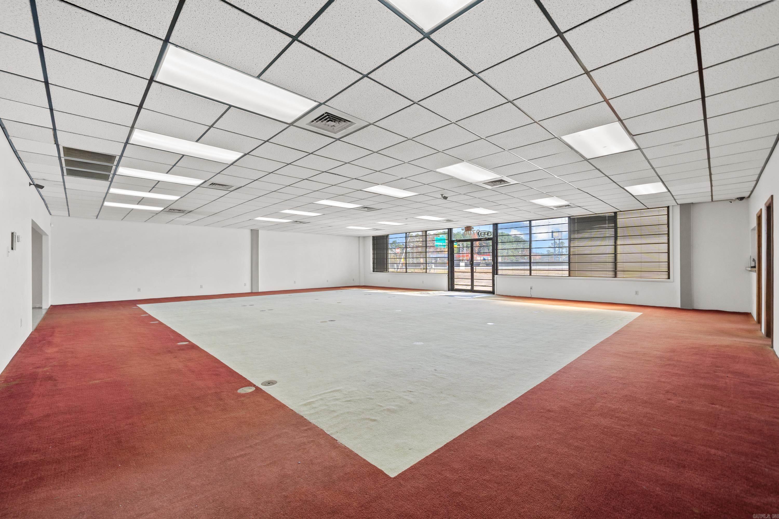 1N-13-35 - Commercial Sale