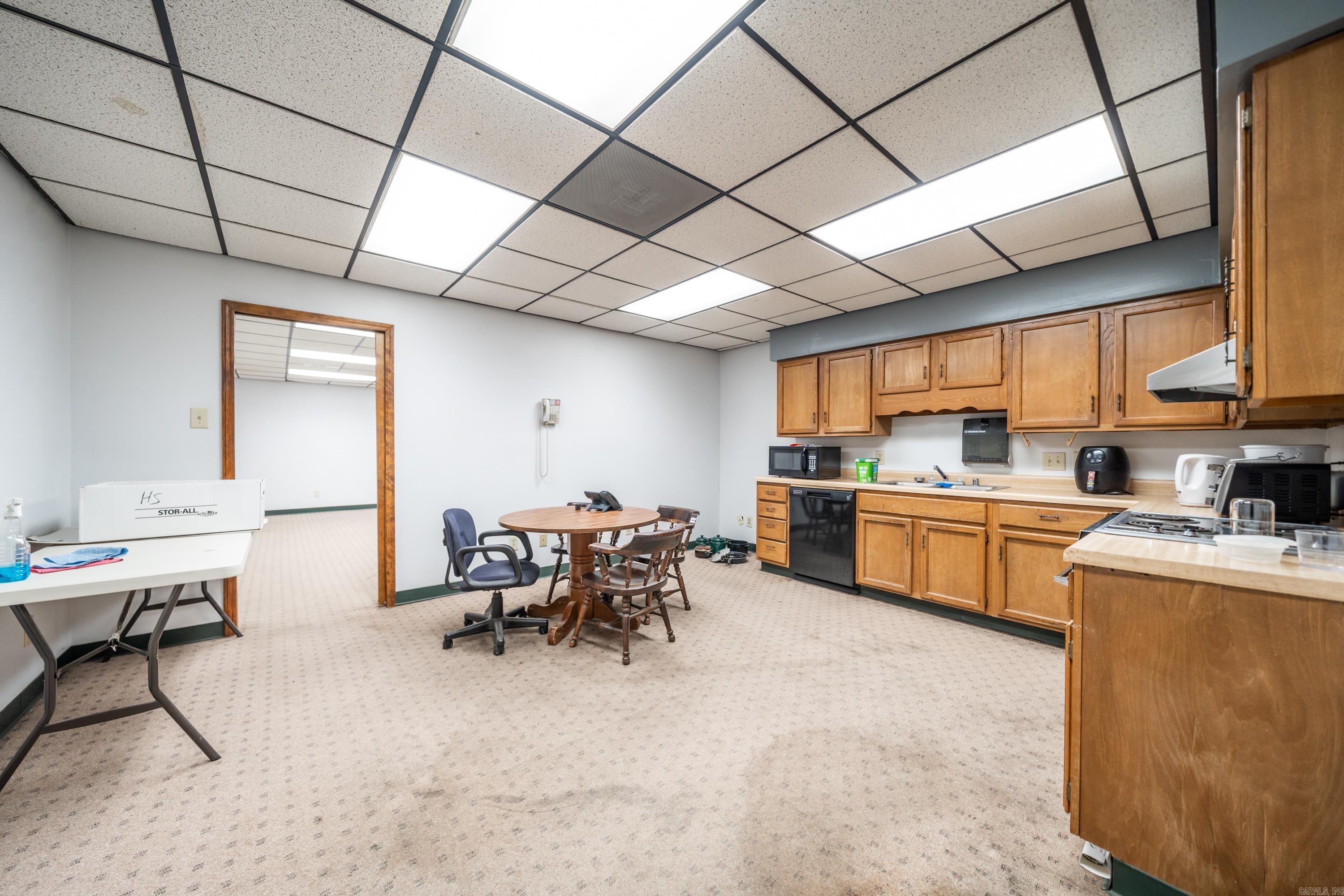 1N-13-35 - Commercial Sale