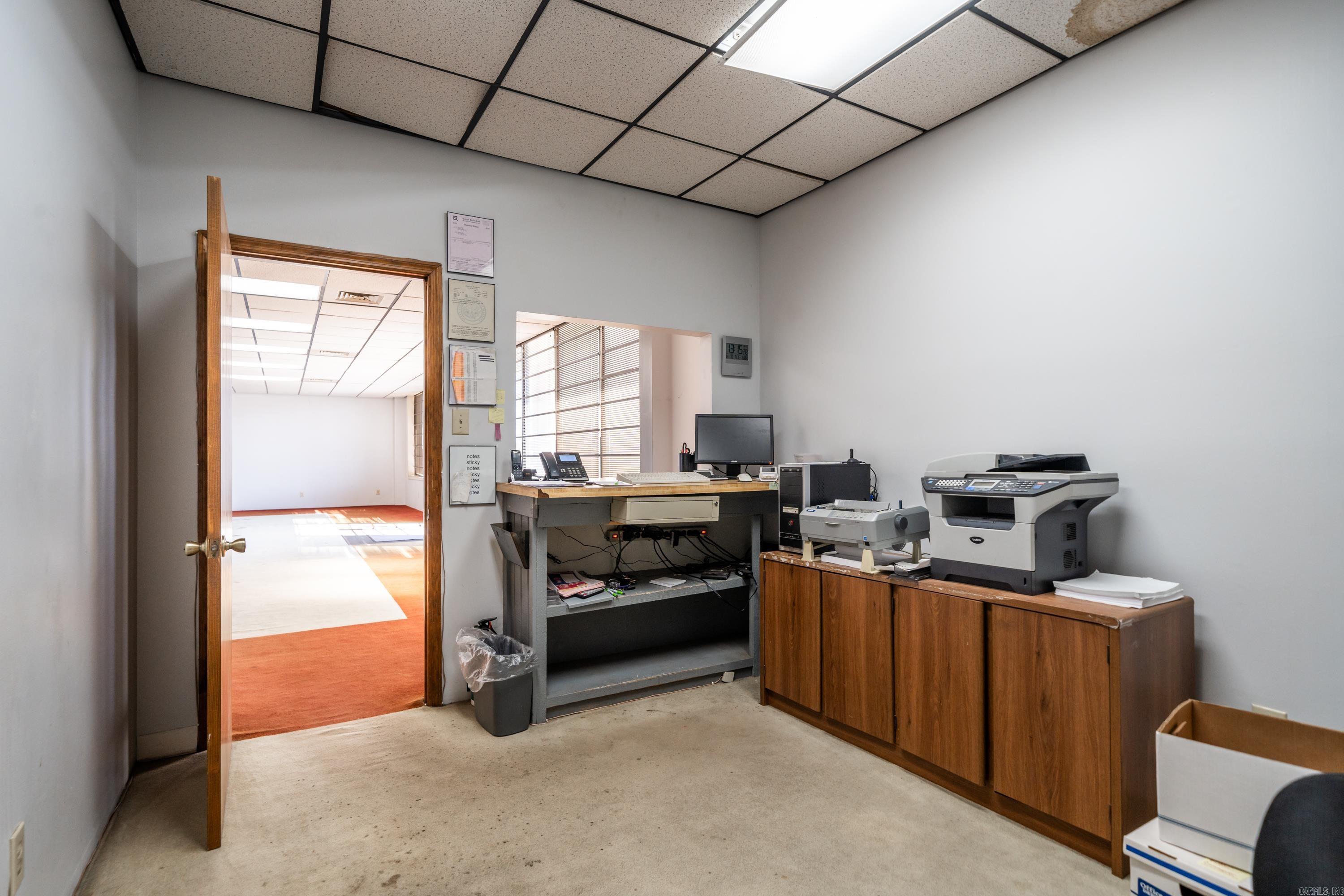 1N-13-35 - Commercial Sale