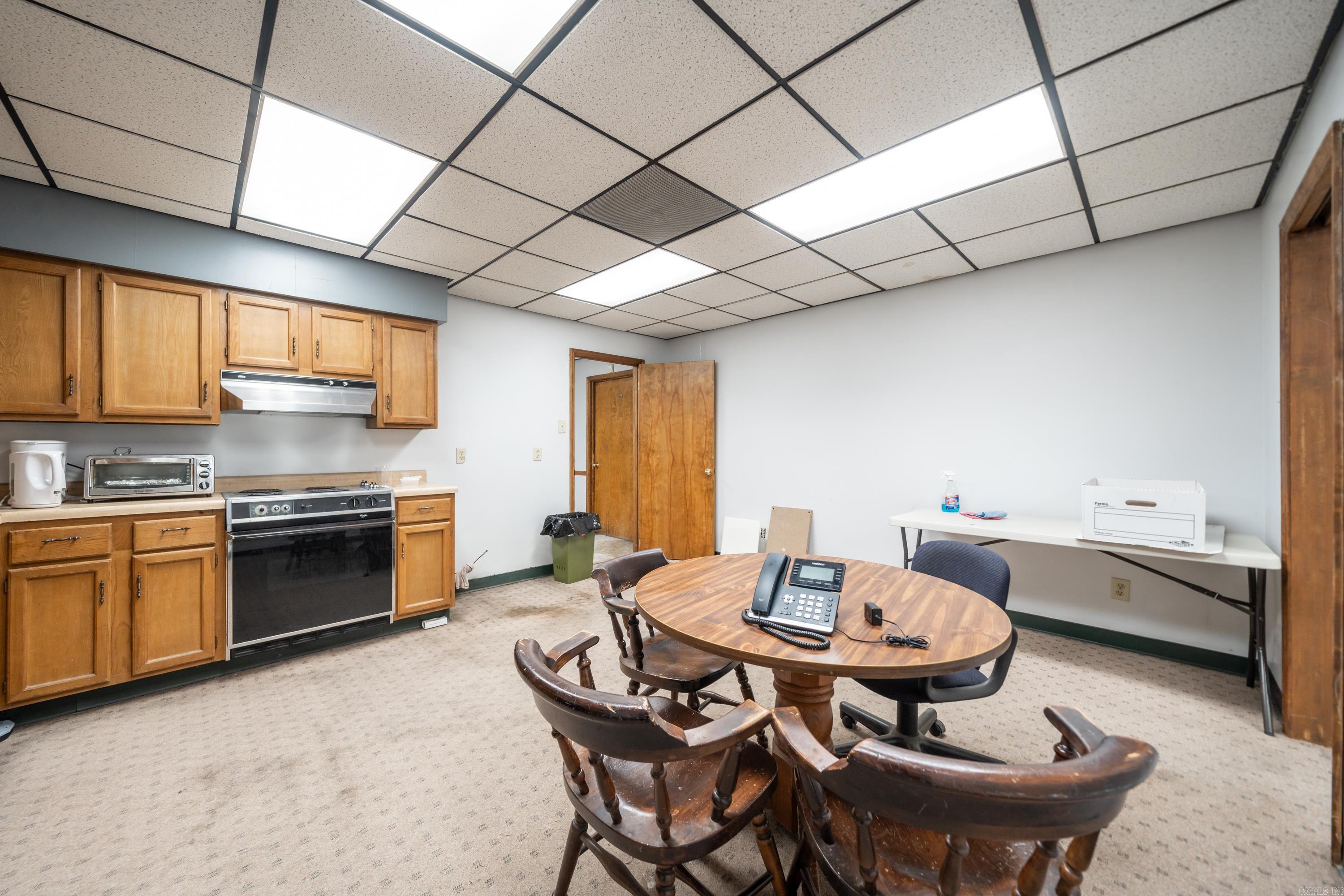 1N-13-35 - Commercial Sale