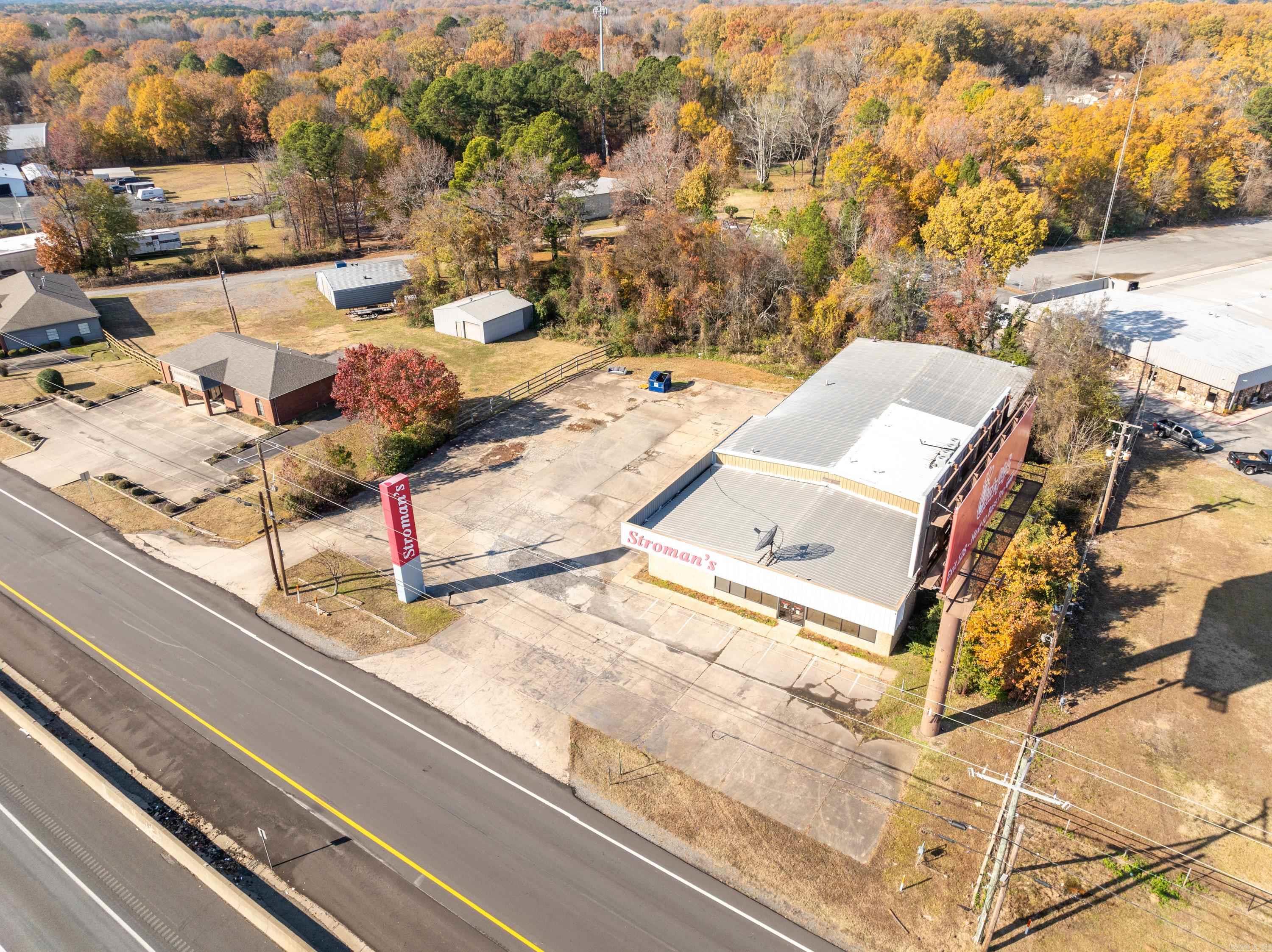 1N-13-35 - Commercial Sale