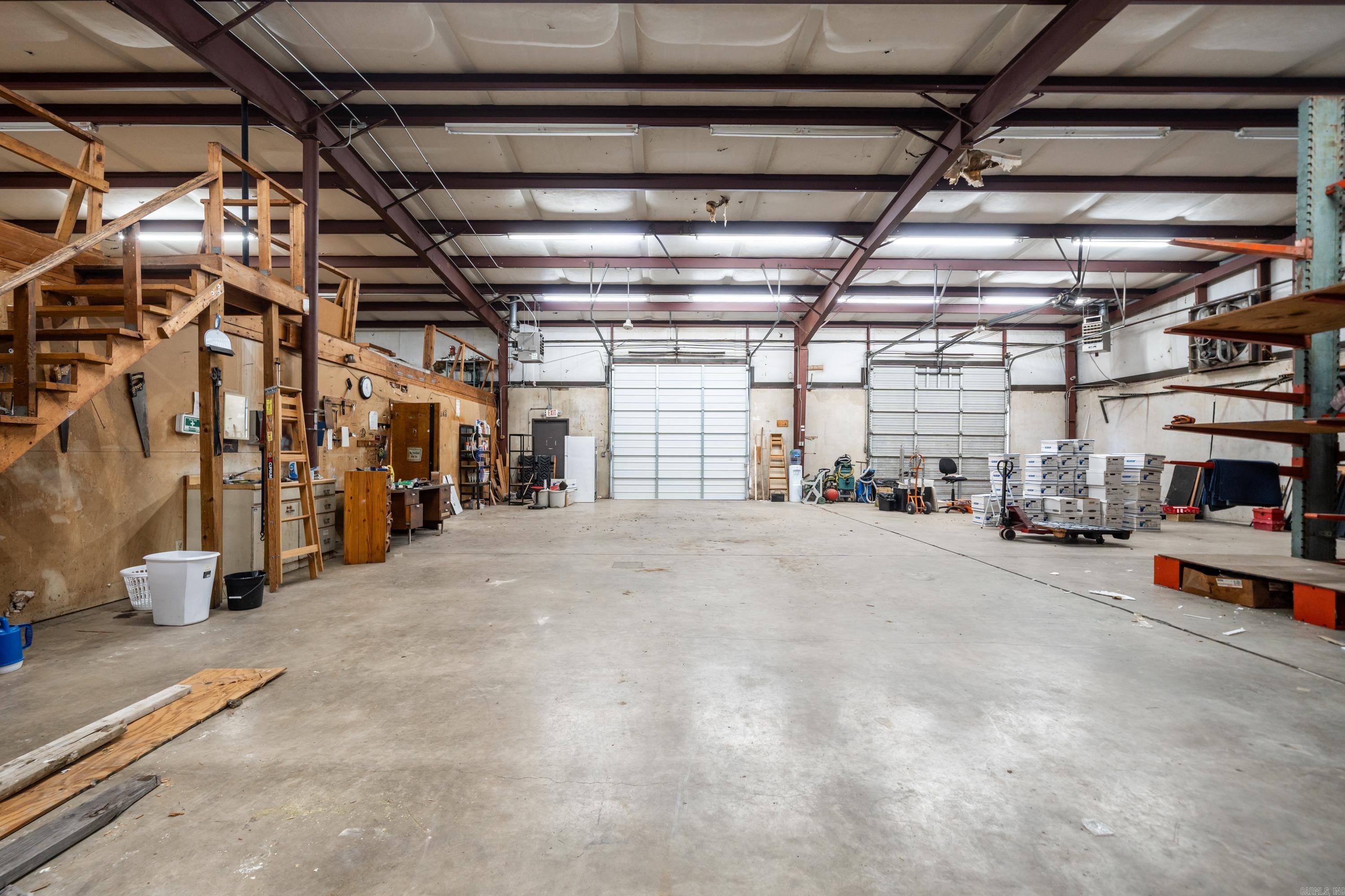1N-13-35 - Commercial Sale