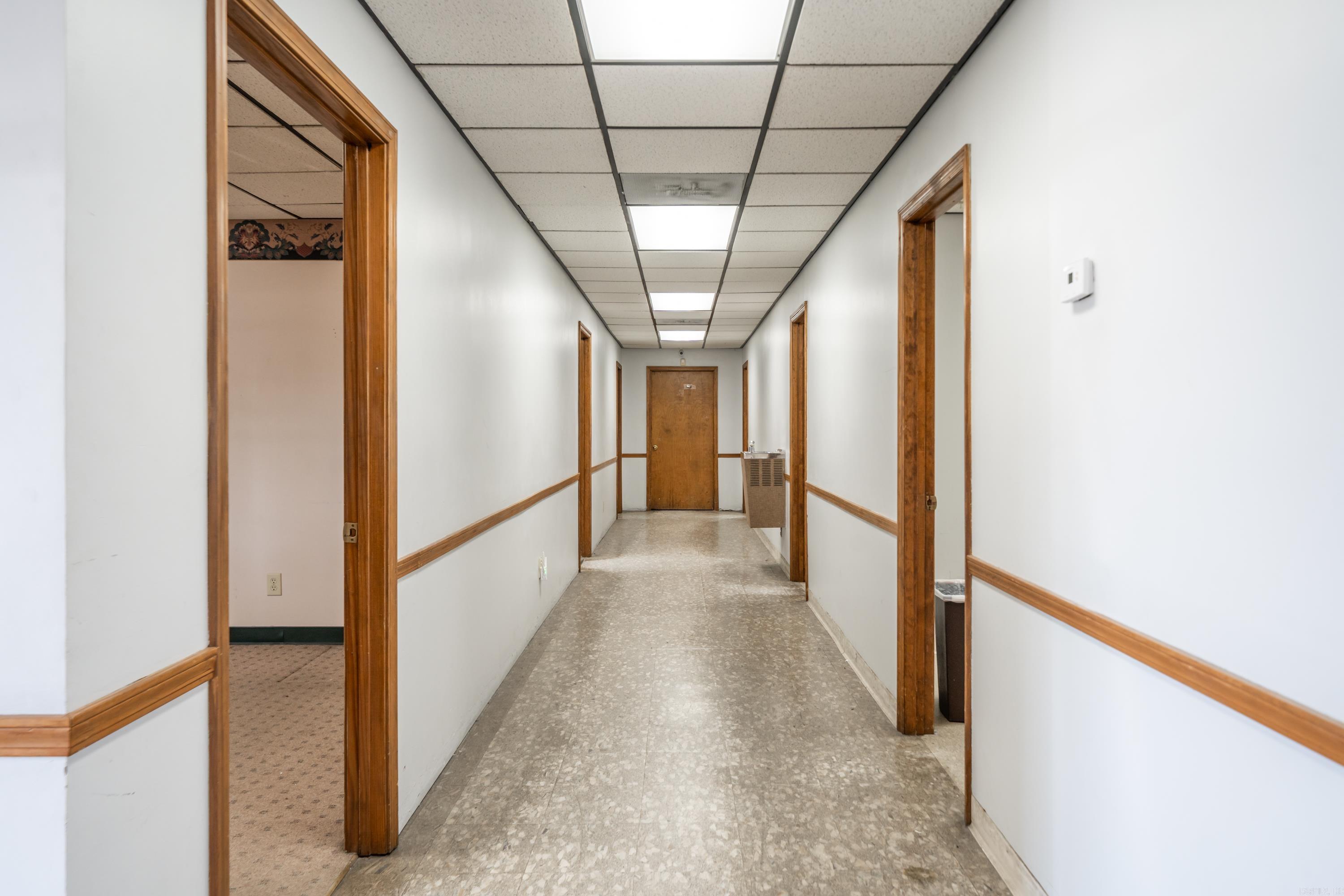 1N-13-35 - Commercial Sale