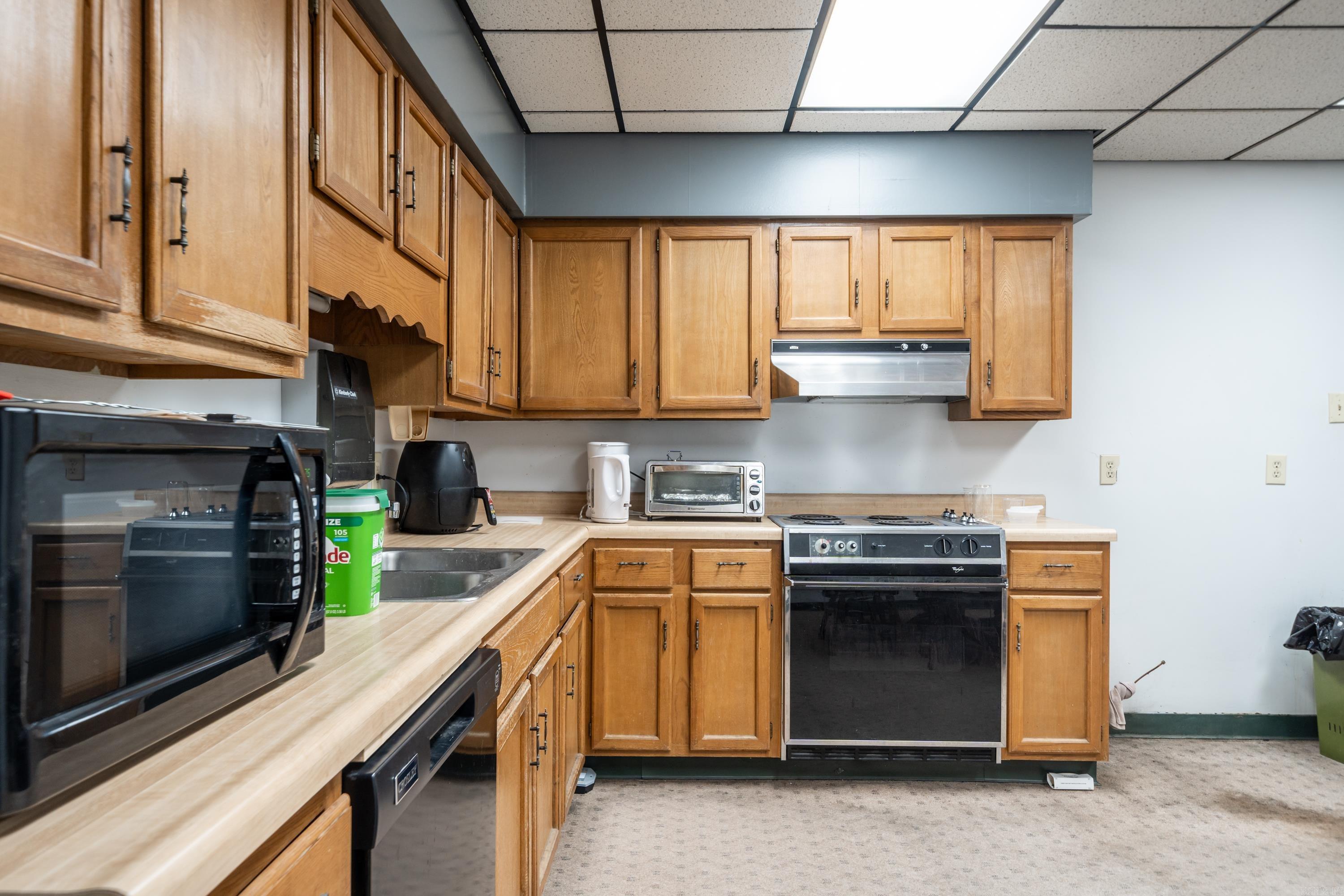 1N-13-35 - Commercial Sale