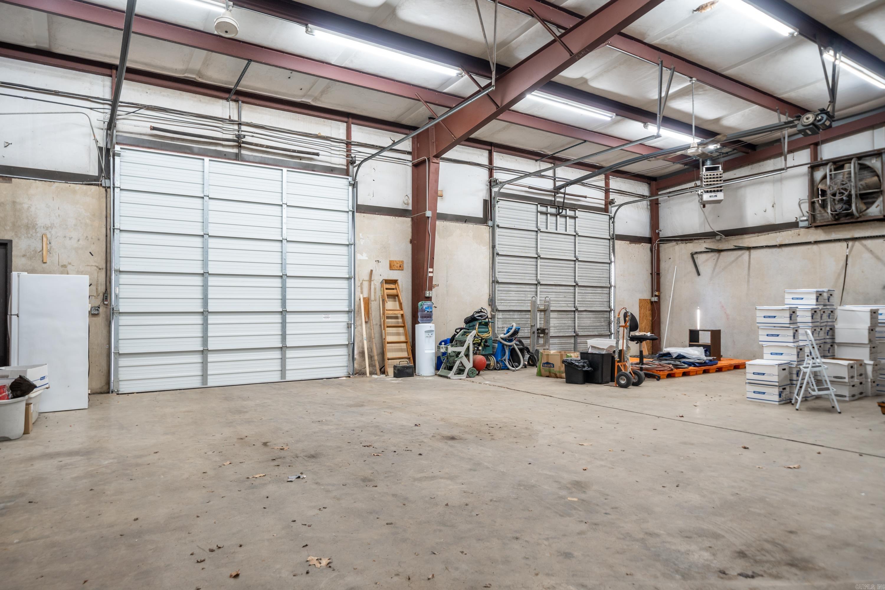 1N-13-35 - Commercial Sale