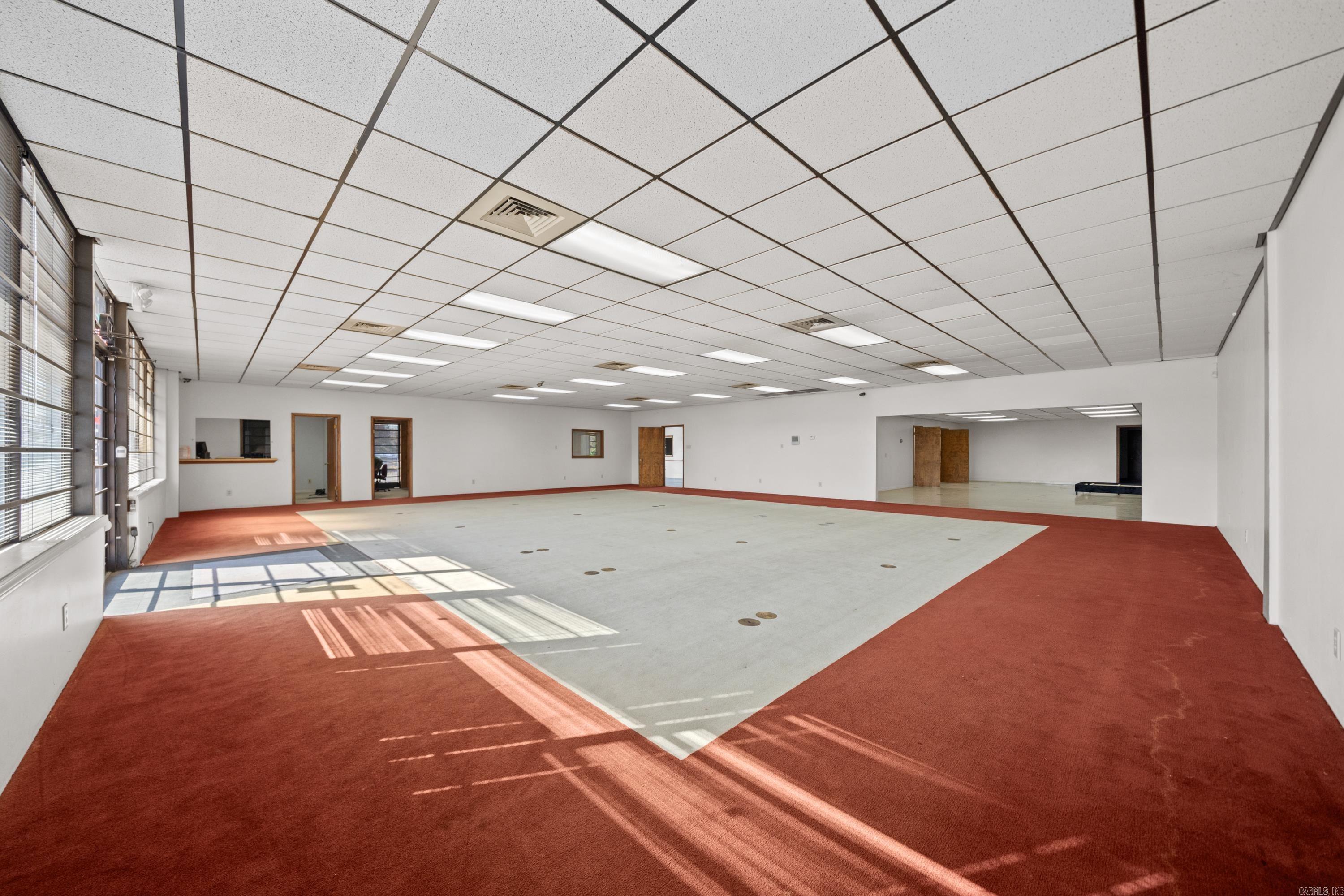 1N-13-35 - Commercial Sale