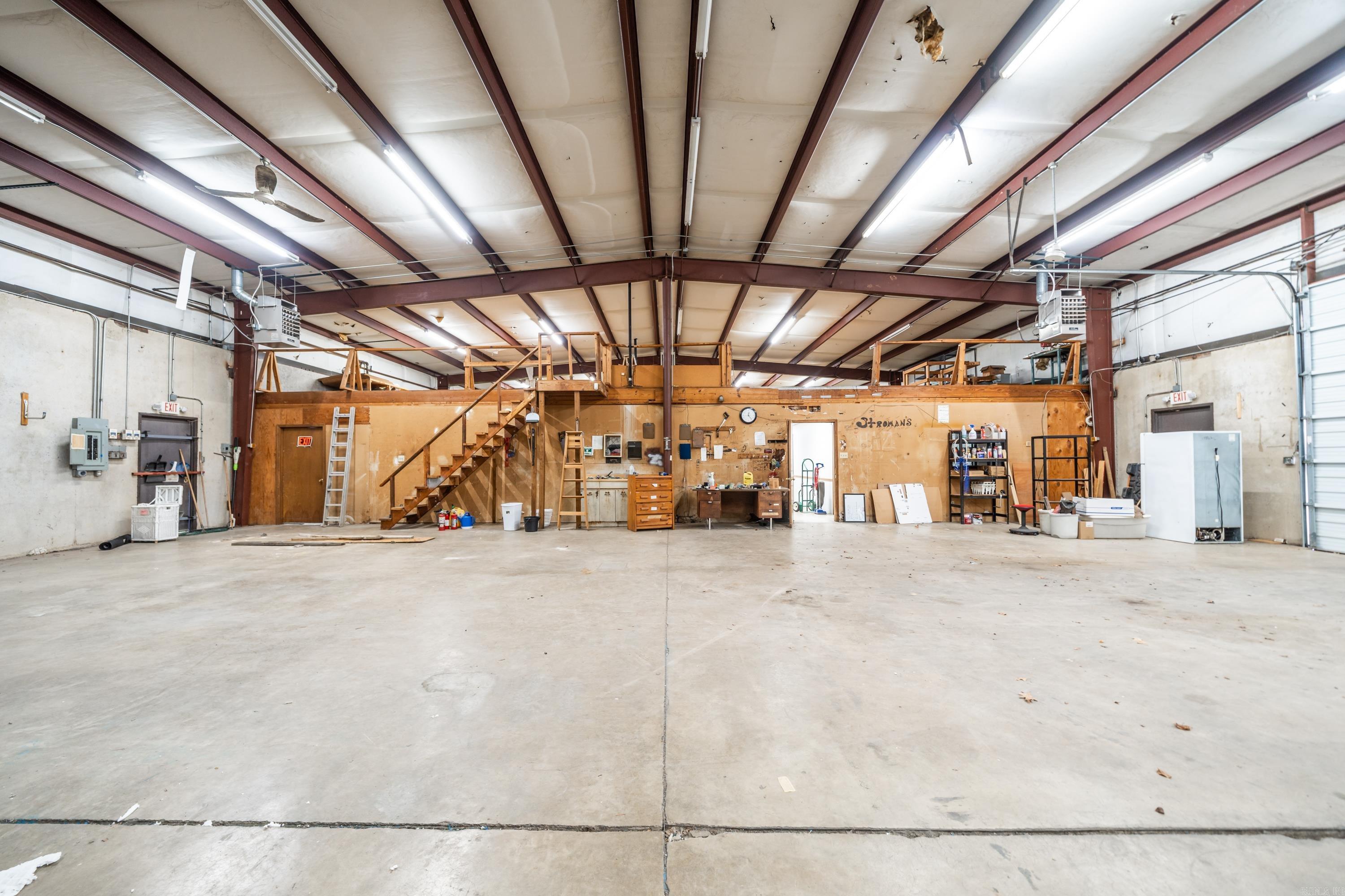 1N-13-35 - Commercial Sale